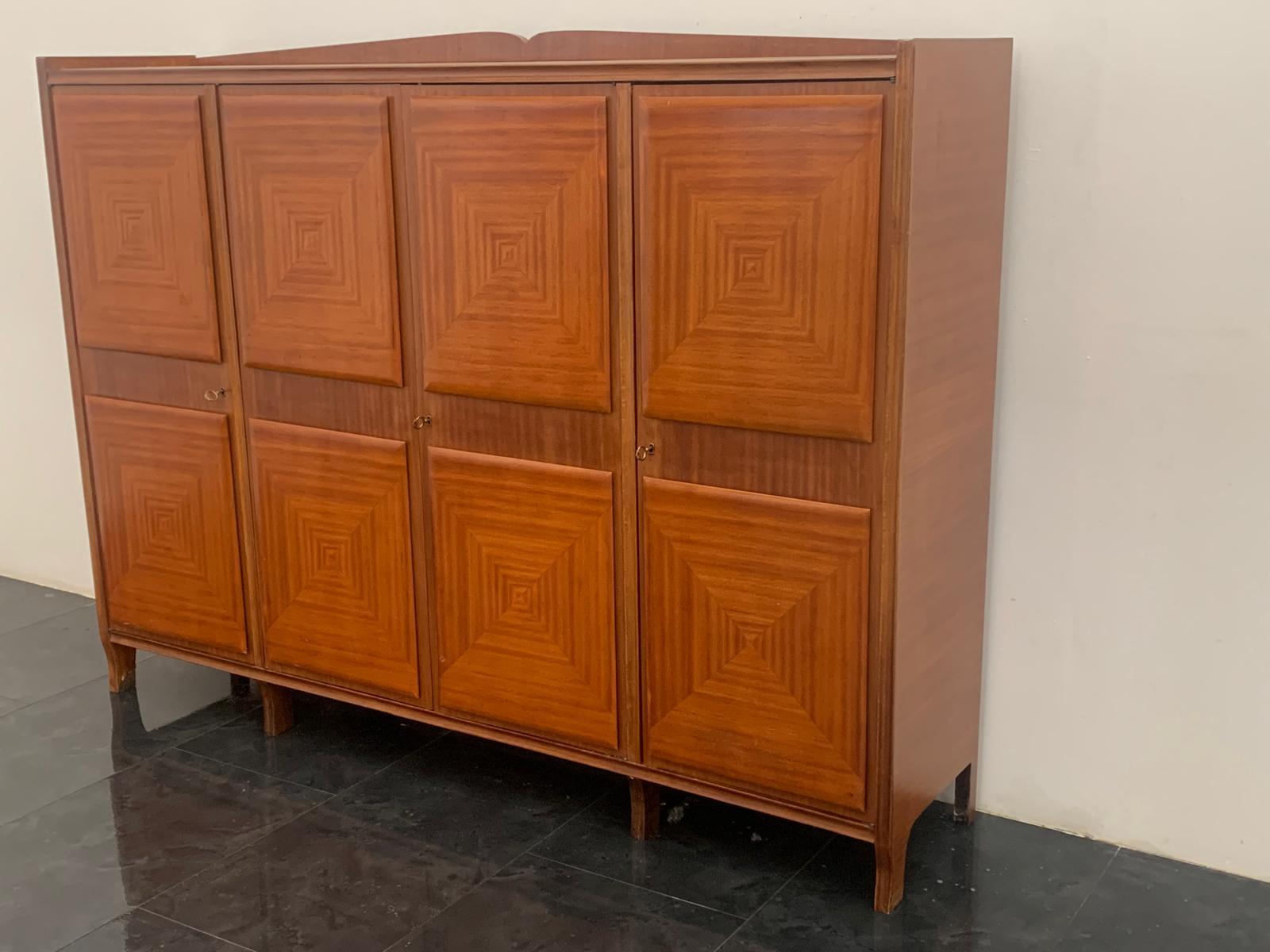 Italiano Credenza in mogano con bugne intarsiate, anni '50 in vendita