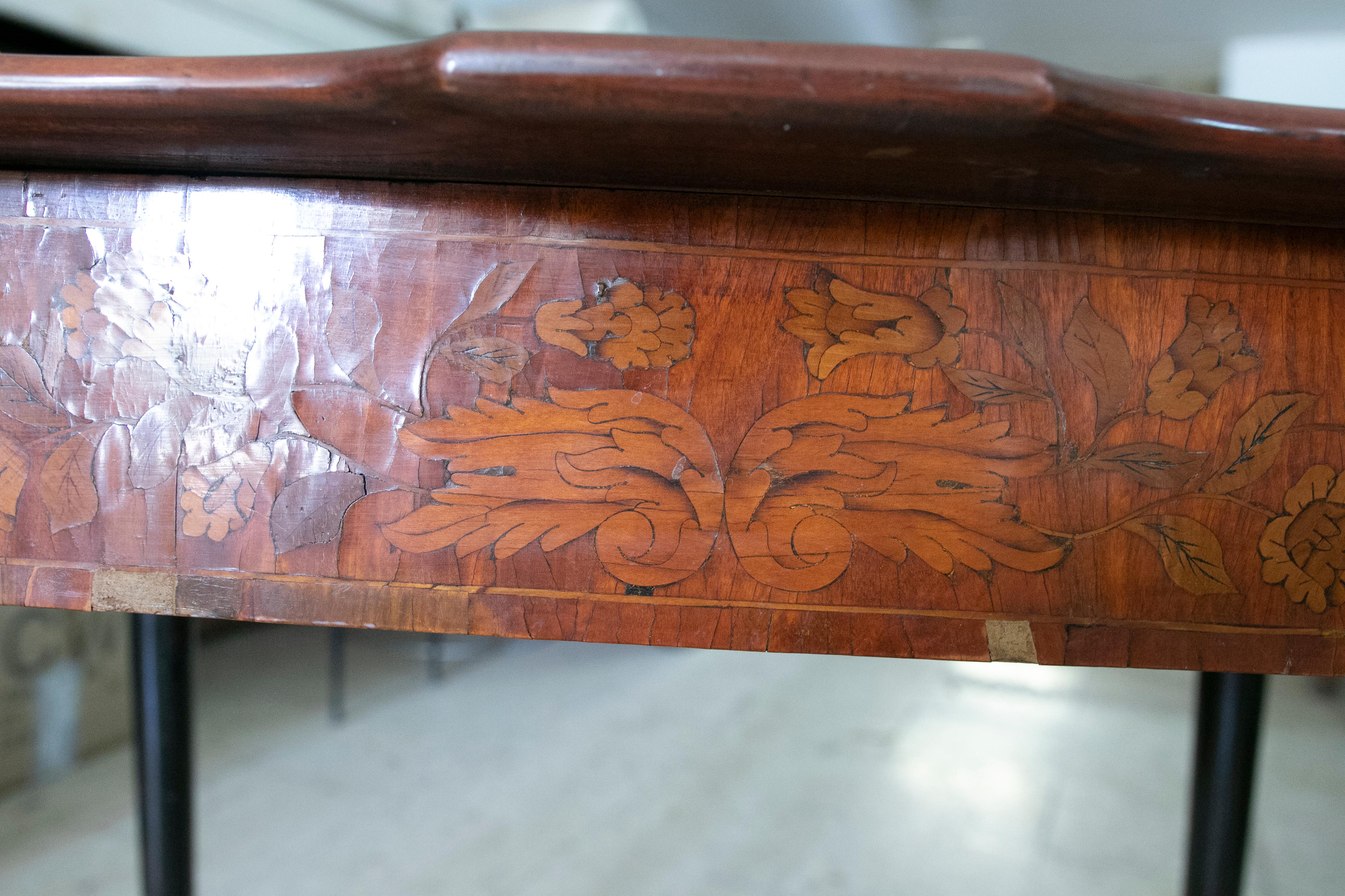 Mahogany Sidetable with Marquetry and Floral Decoration For Sale 4