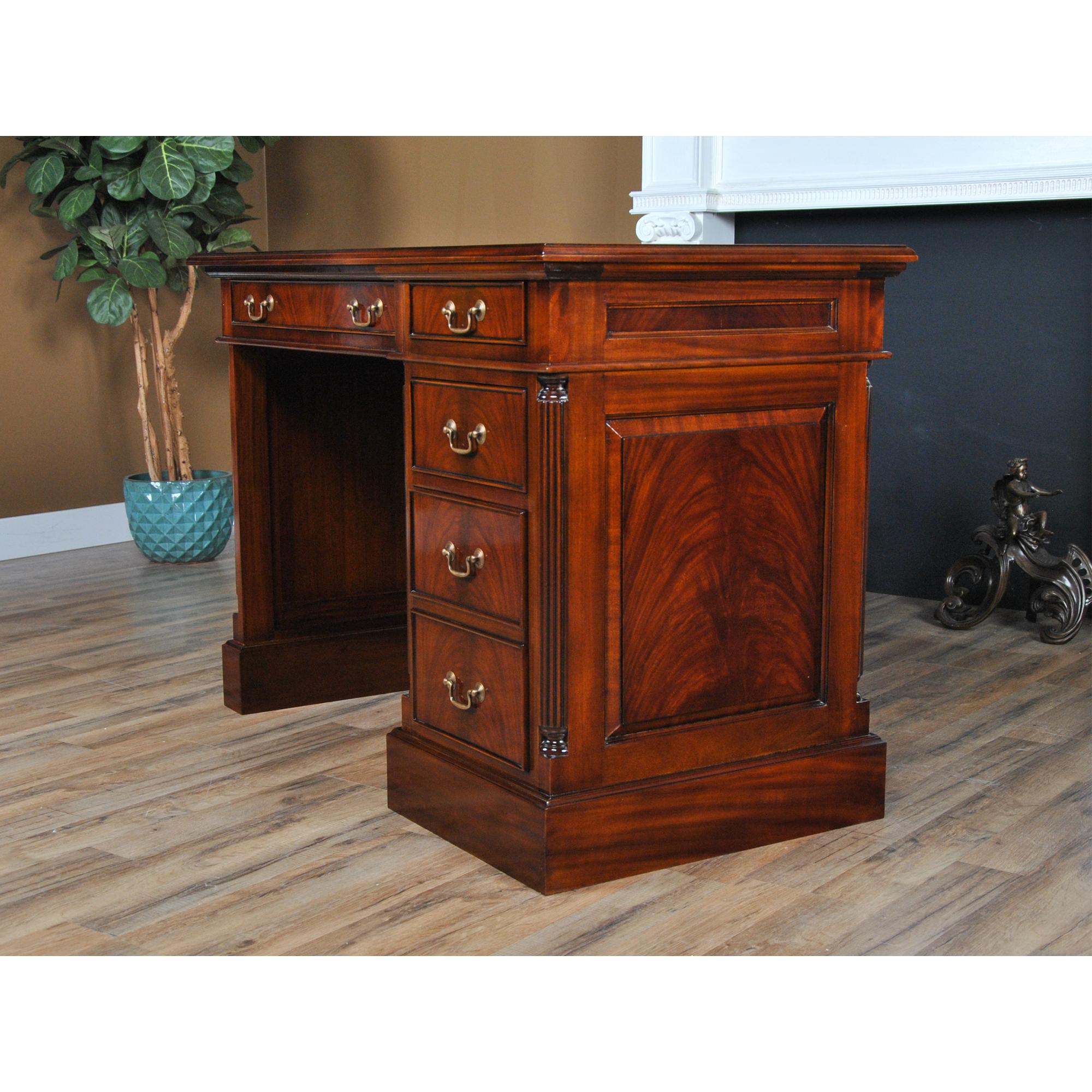Mahogany Single Bank Desk In New Condition For Sale In Annville, PA