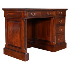 Bureau à une banque en acajou