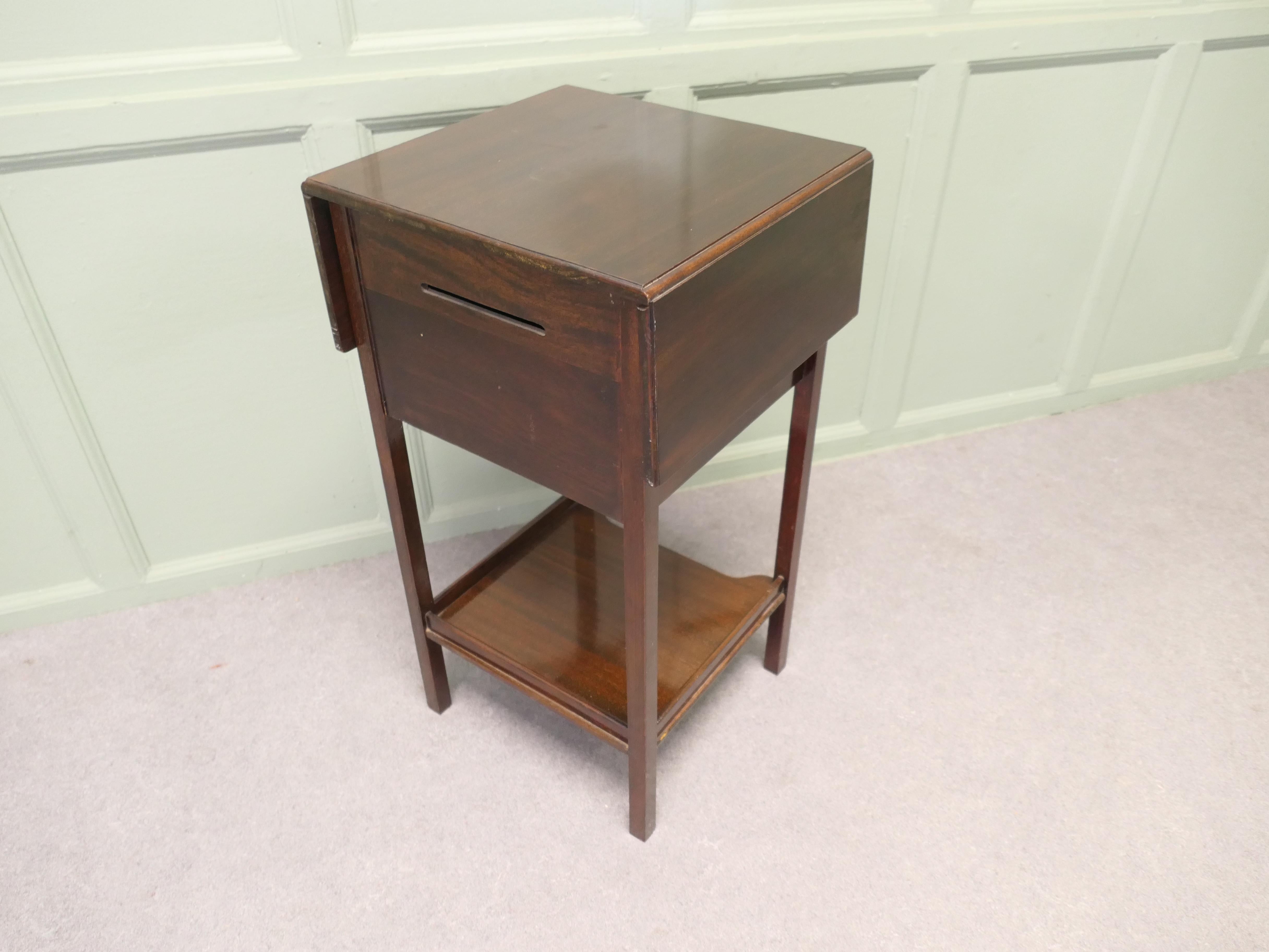 Mahogany Sofa Table by Heal & Son Ltd A fine piece For Sale 2