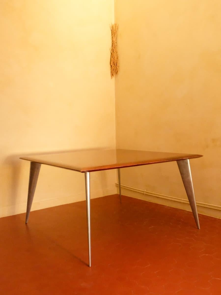 Quadratischer Mahagoni-Tisch „M“ Serie Lang, 80er Jahre, Philippe Starck für Driade Aleph im Angebot 1