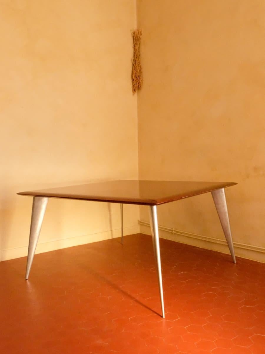 Quadratischer Mahagoni-Tisch „M“ Serie Lang, 80er Jahre, Philippe Starck für Driade Aleph im Zustand „Gut“ im Angebot in MARSEILLE, FR