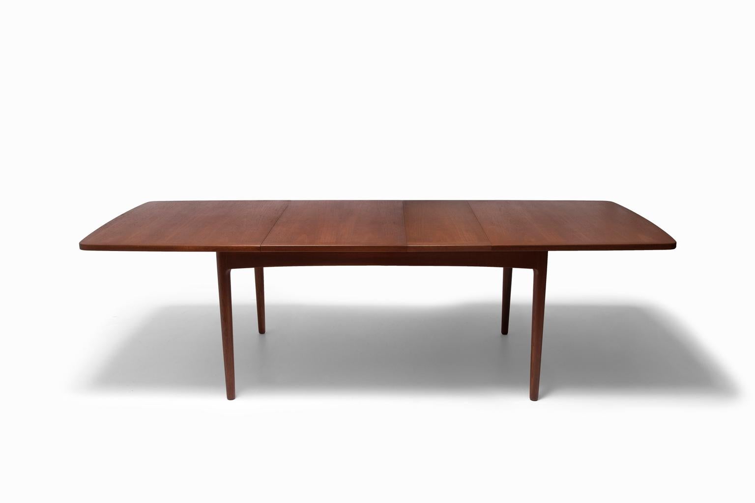 Henrik Worts Erik Worts Danish Mid-Century Modern Mahogany Table & Chairs For Sale 1