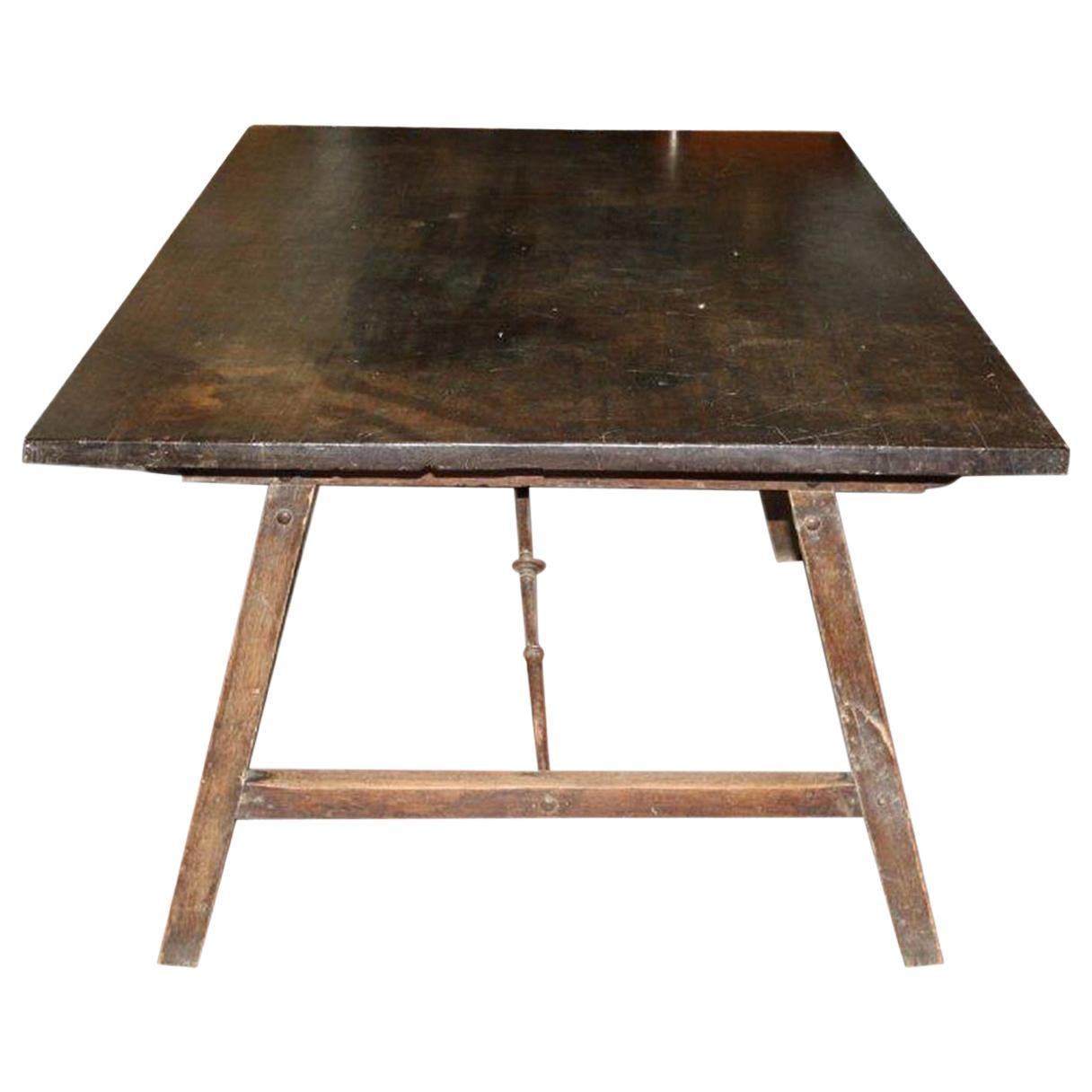 Mahagoni-Tisch mit klappbaren Beinen, 17. Jahrhundert im Angebot