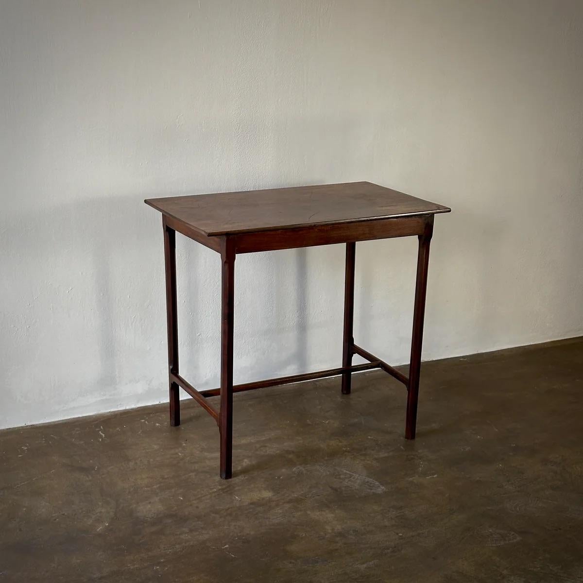 Mahagoni-Tisch im Zustand „Gut“ im Angebot in Los Angeles, CA