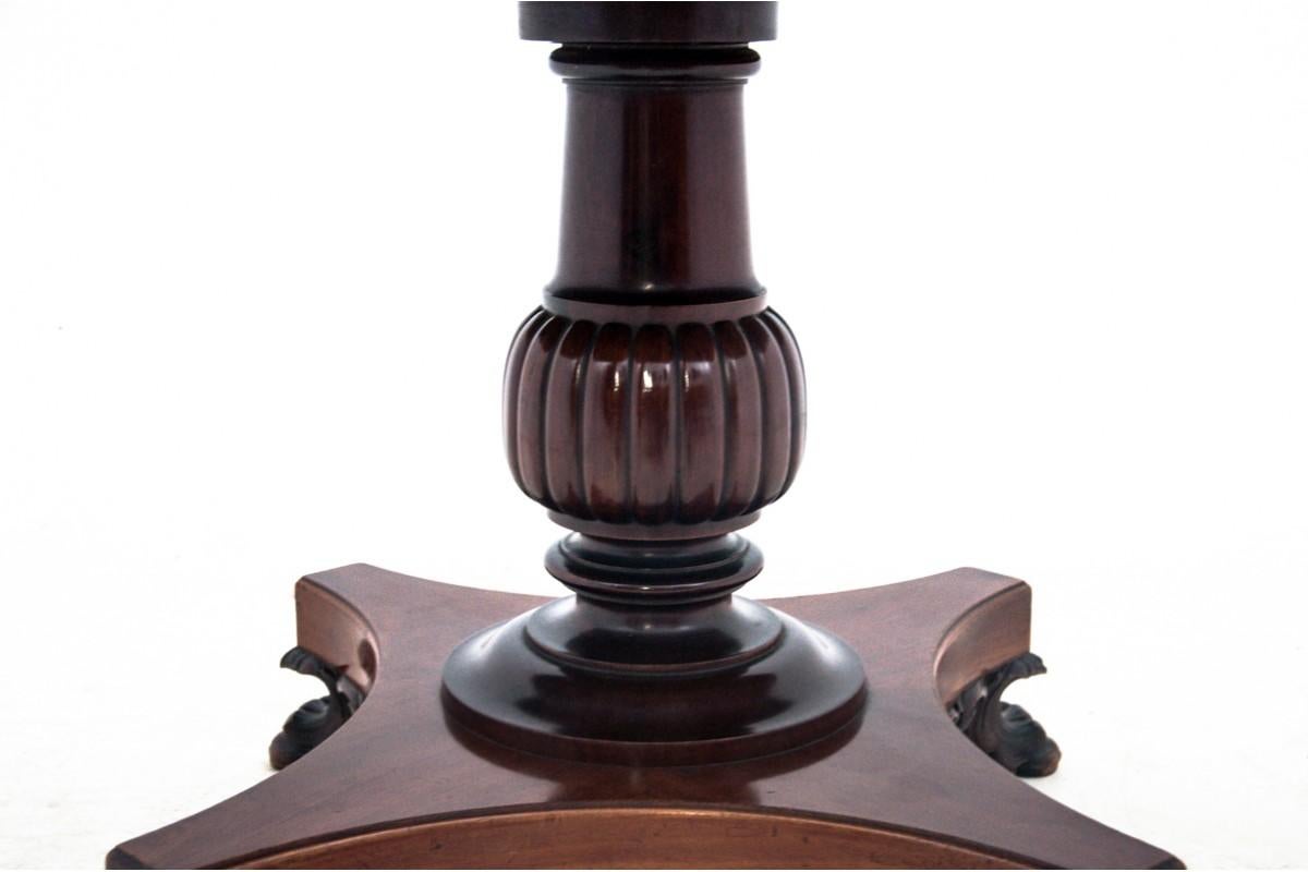 Mid-19th Century Mahogany table from around 1860, Northern Europe. For Sale