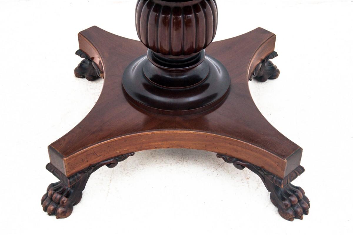 Mahogany table from around 1860, Northern Europe. For Sale 2