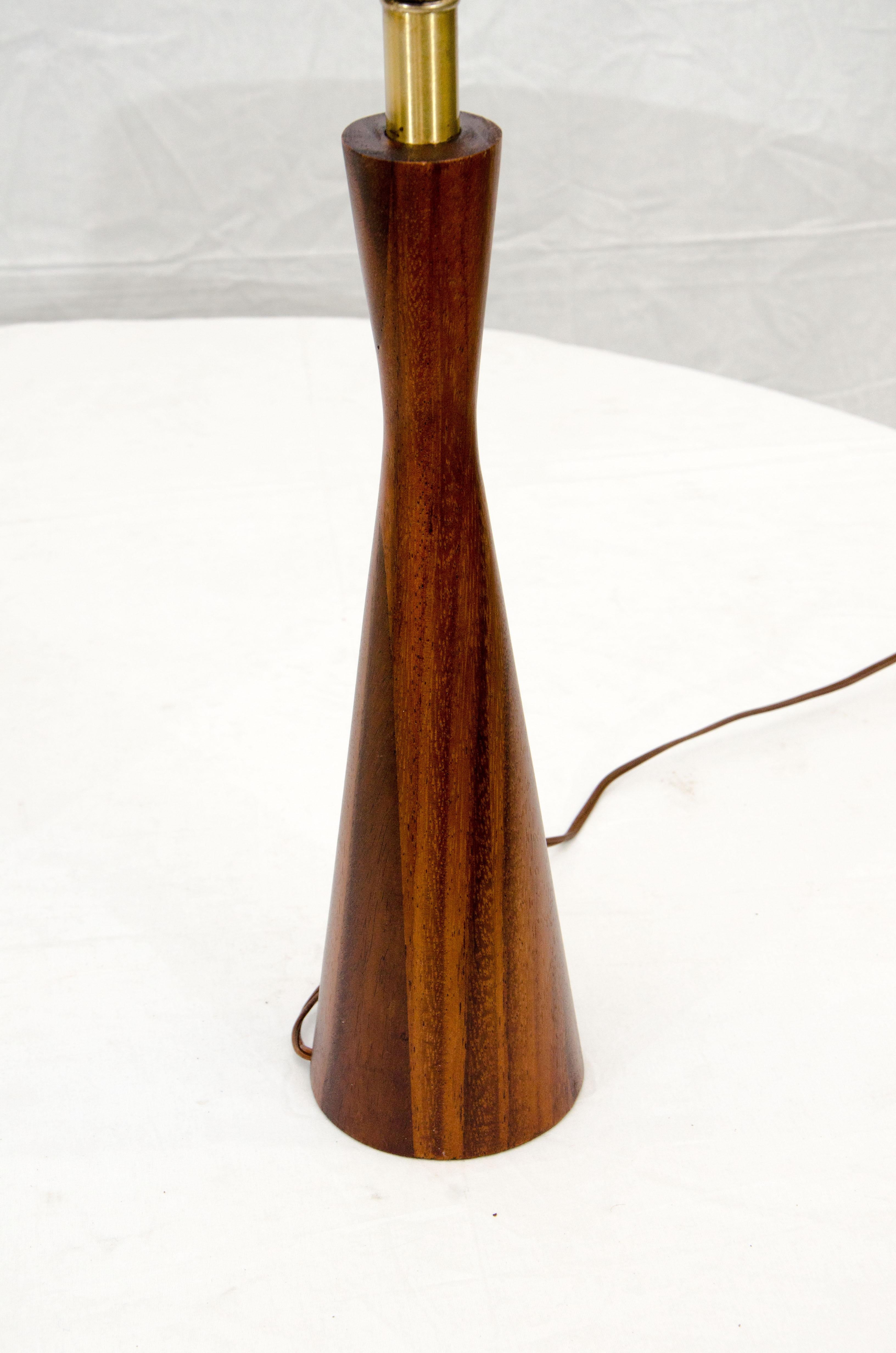 Mahogany Table Lamp In Good Condition For Sale In Crockett, CA
