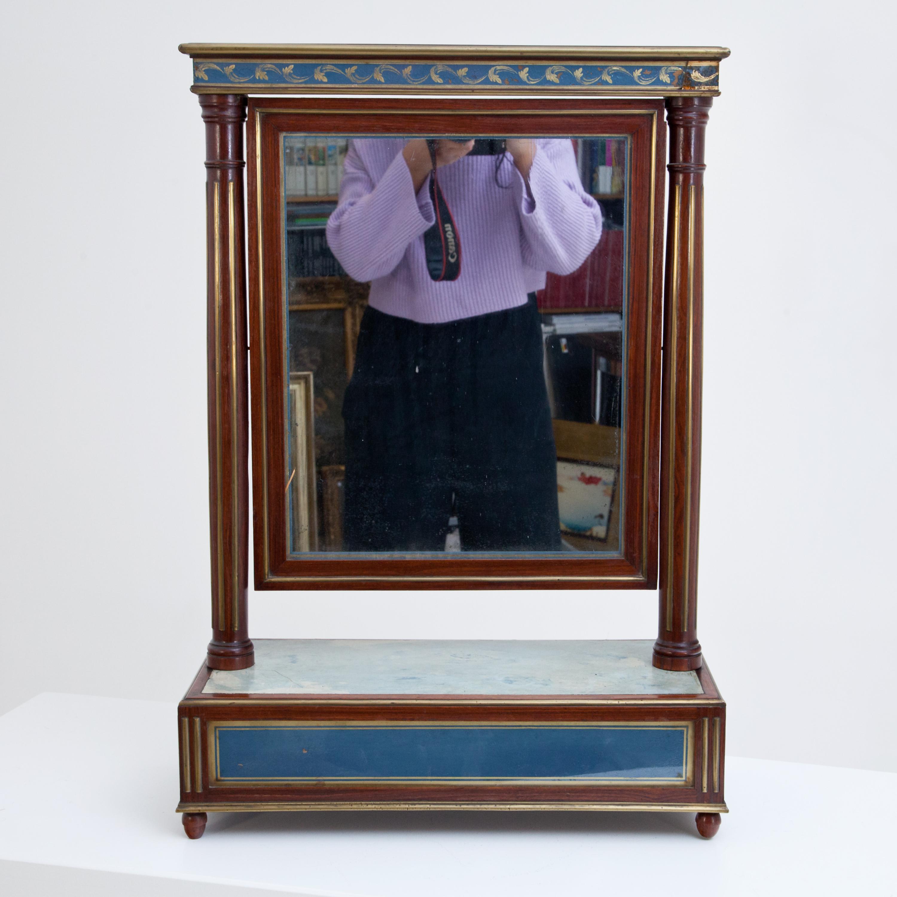 Neoclassical Mahogany Table Mirror with Verre Églomisé Inlays, St. Petersburg, circa 1800 For Sale