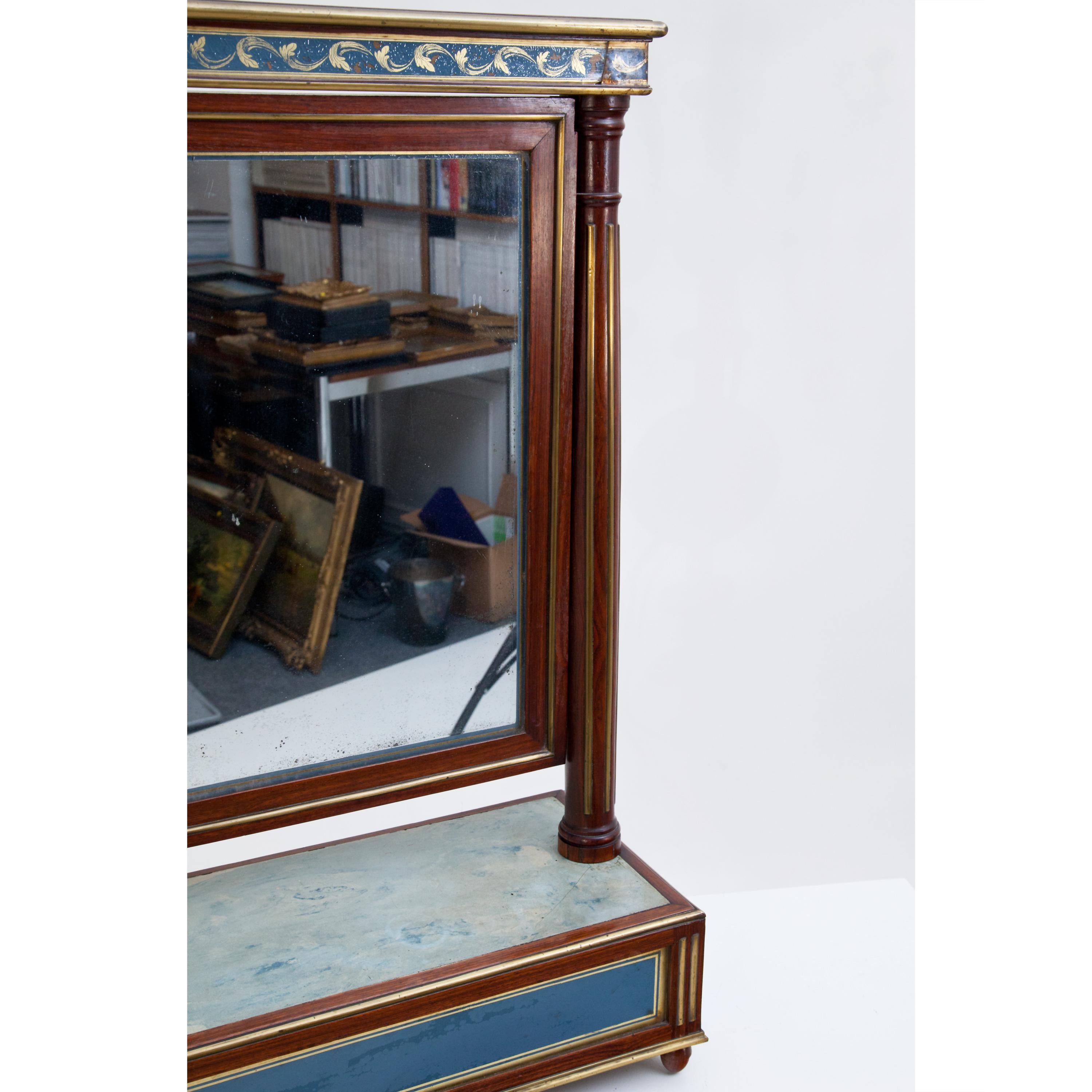 Mahogany Table Mirror with Verre Églomisé Inlays, St. Petersburg, circa 1800 In Good Condition For Sale In Greding, DE