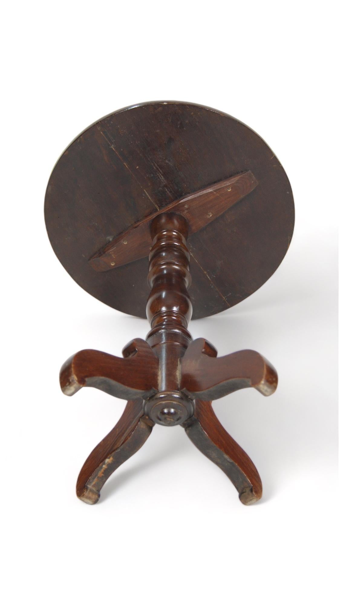 19th Century Mahogany table on a turned pedestal tripod base For Sale