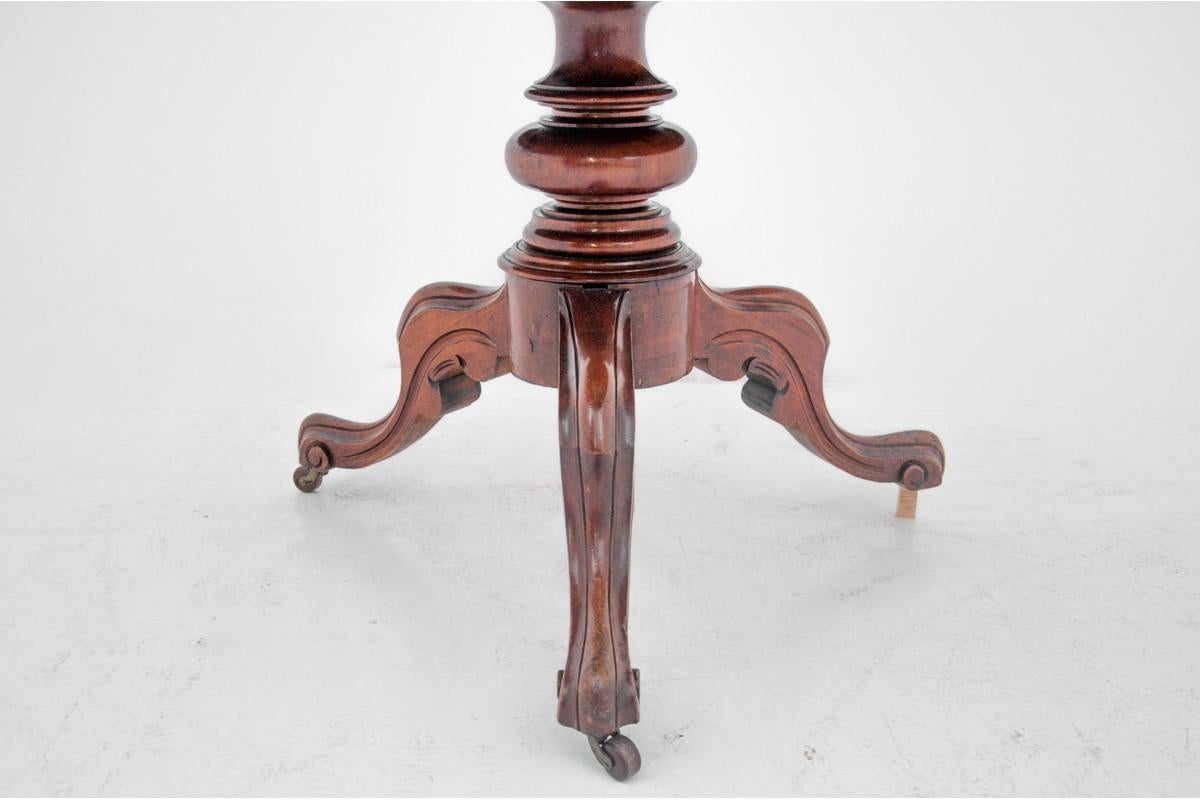 Late 19th Century Mahogany table, Western Europe, circa 1880. For Sale