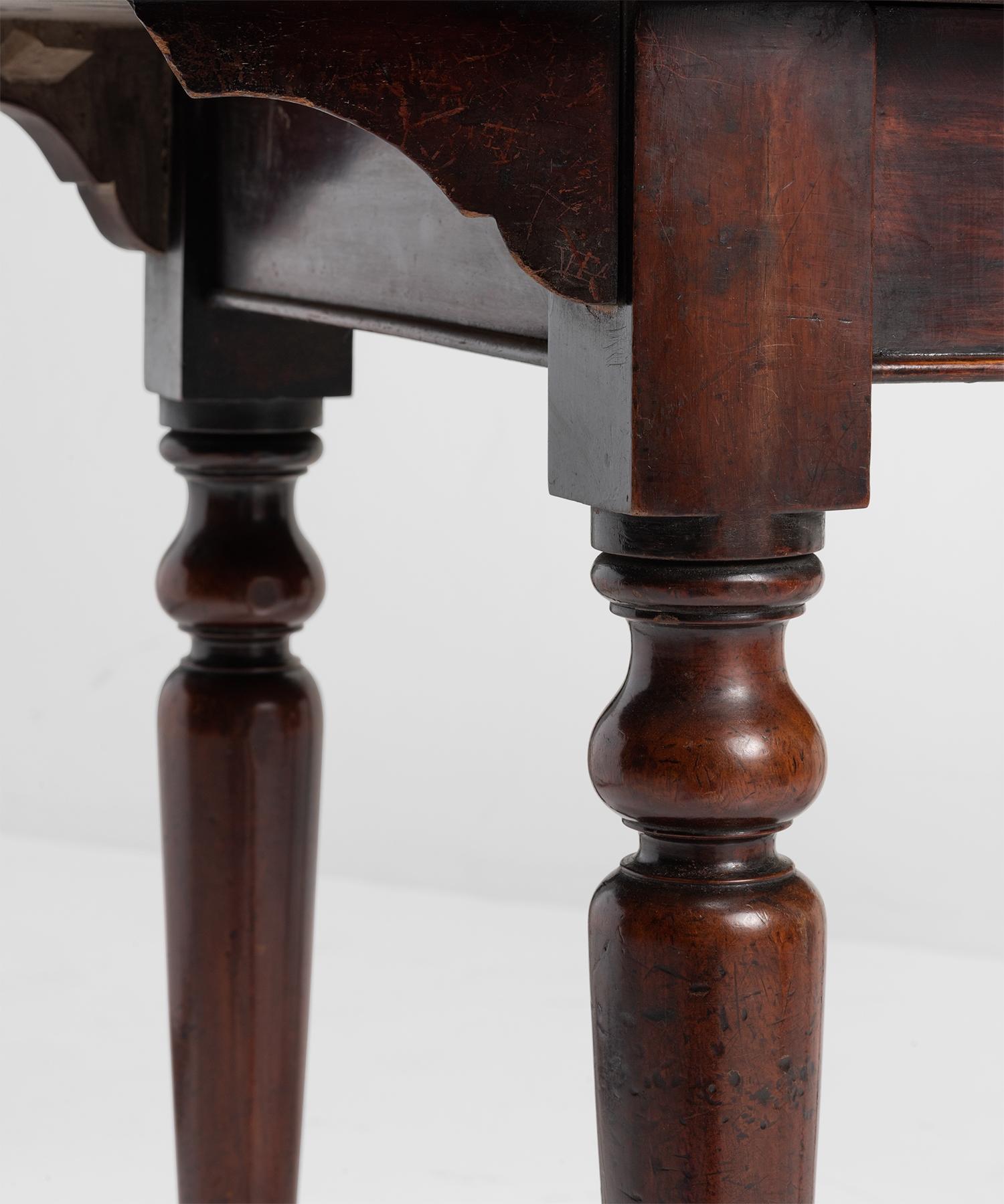 Mahogany Tavern Table, England, 19th Century In Good Condition In Culver City, CA