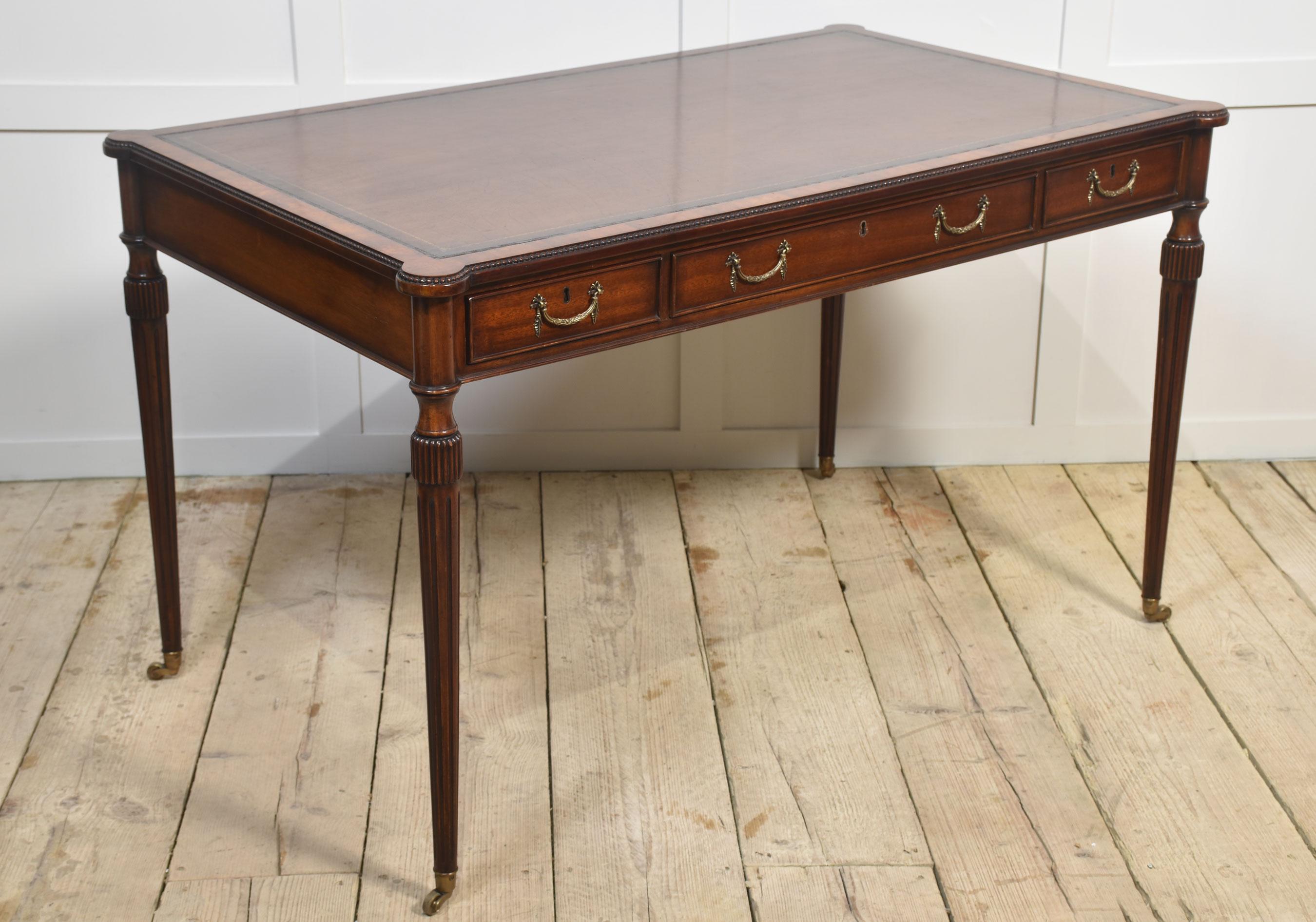 Mahogany three drawer writing table In Good Condition For Sale In Cheshire, GB