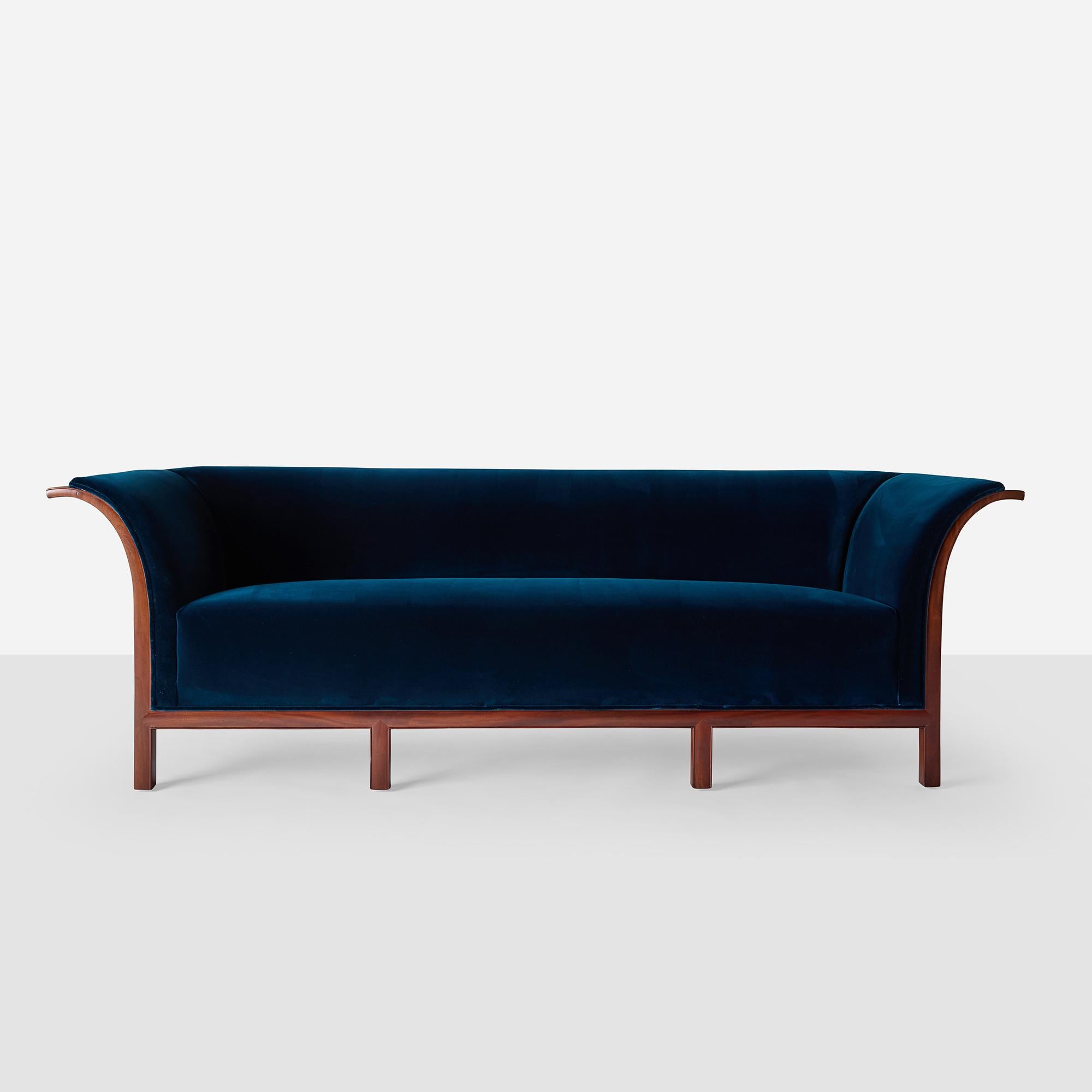 Dreisitziges Mahagoni-Sofa von Frits Henningsen (Moderne) im Angebot
