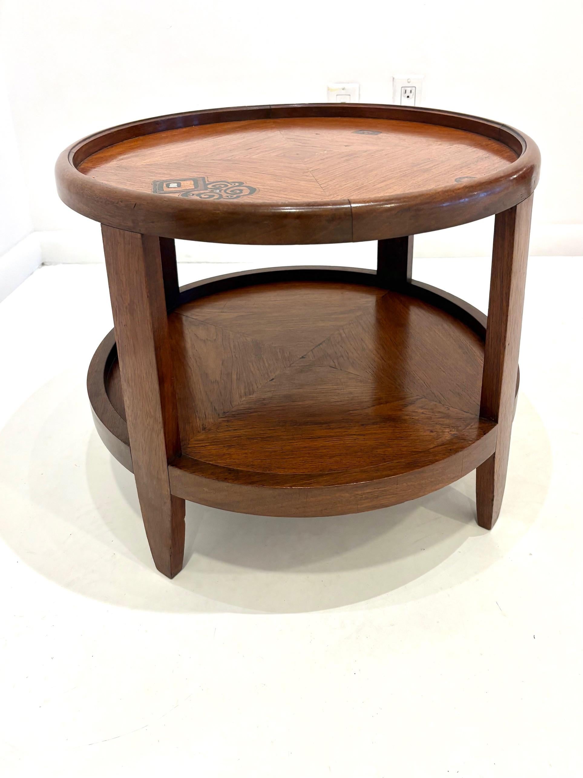 Incrusté Table d'appoint circulaire à deux niveaux en acajou par Louis Majorelle en vente