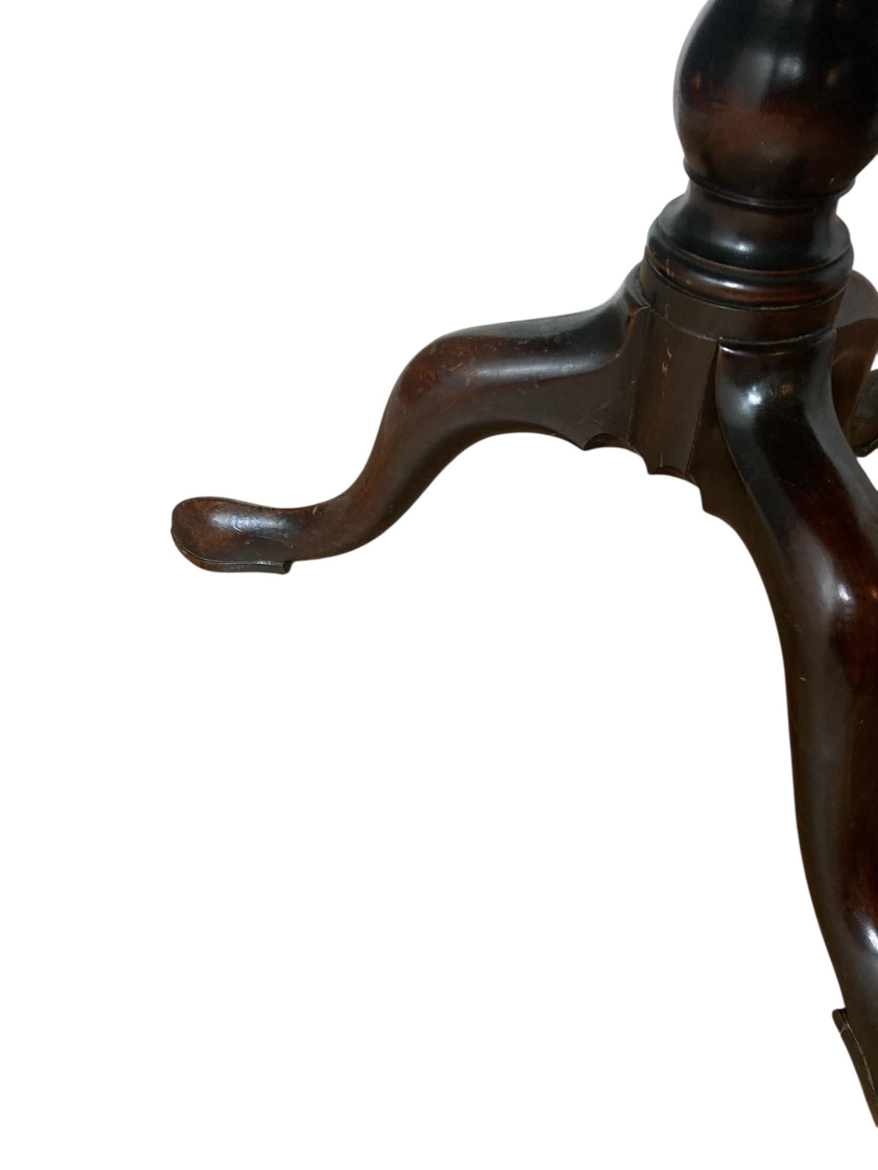 Mesita Dumd de caoba de dos pisos, mesa auxiliar o soporte para plantas Magnífico estado C1780 Británico en venta