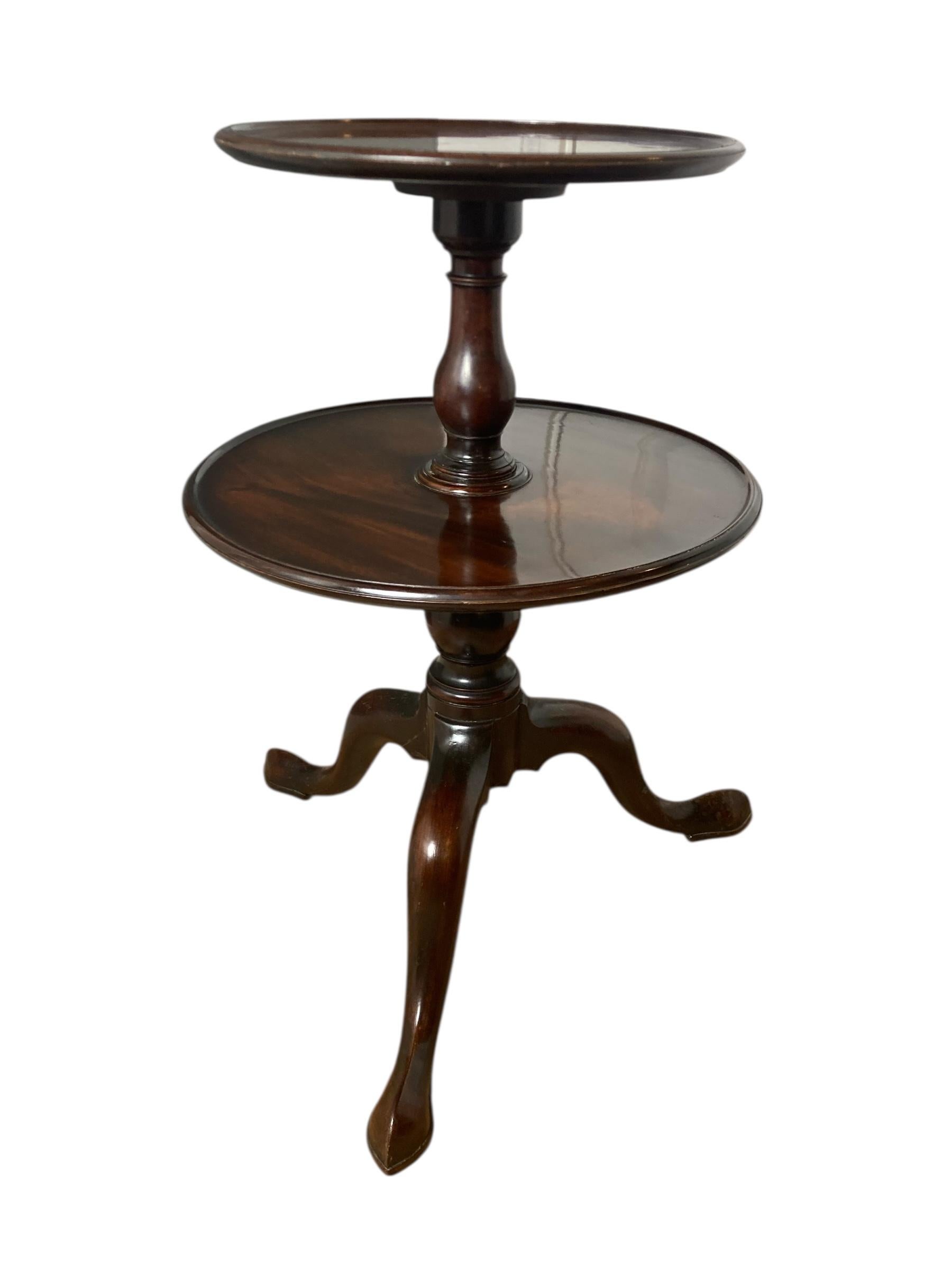 Mesita Dumd de caoba de dos pisos, mesa auxiliar o soporte para plantas Magnífico estado C1780 en Bueno estado para la venta en Bishop's Stortford, GB
