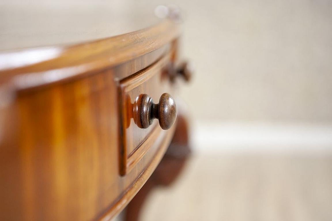 Elegant Mahogany Vanity Table in Light Brown From the Late 19th Century For Sale 6