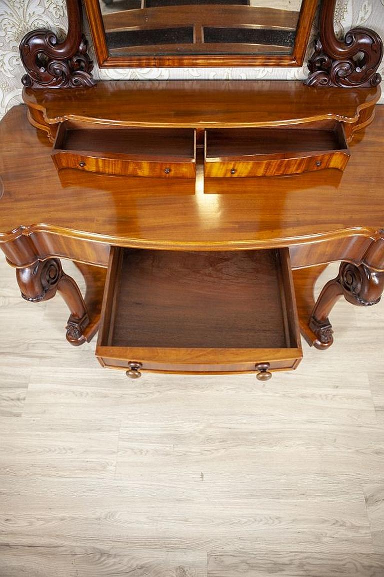 Elegant Mahogany Vanity Table in Light Brown From the Late 19th Century In Good Condition For Sale In Opole, PL