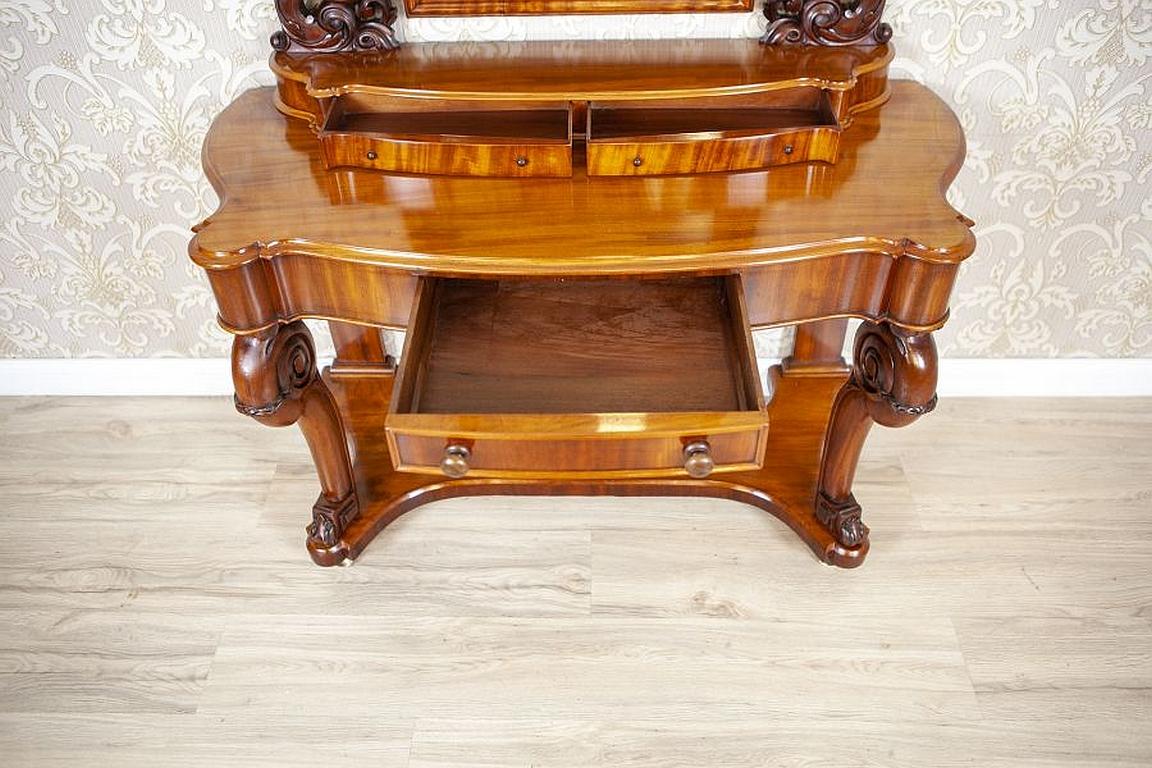 Mirror Elegant Mahogany Vanity Table in Light Brown From the Late 19th Century For Sale