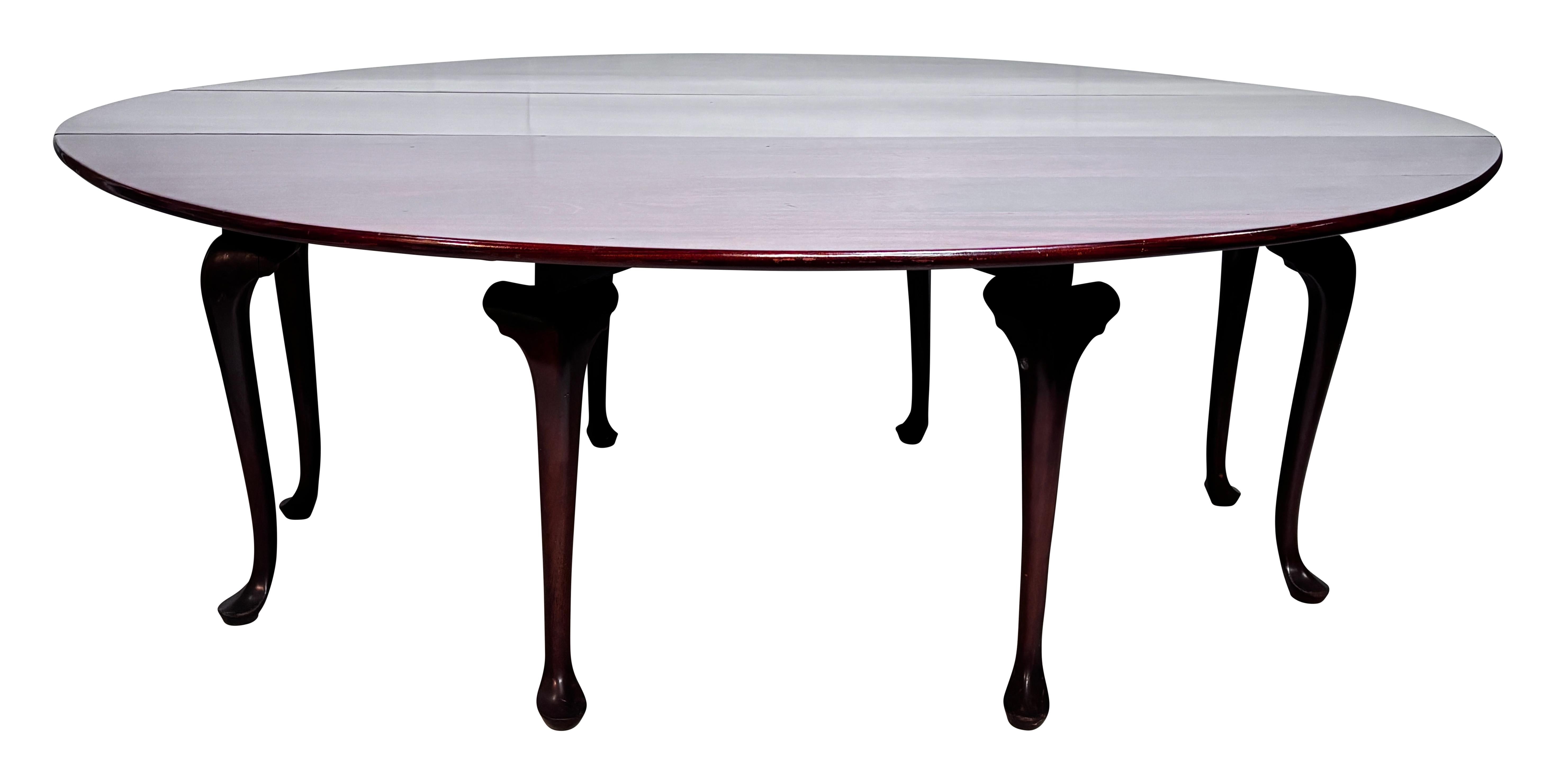 Outstanding design and quality mahogany drop leaf table. Often referred to as a “wake” or 