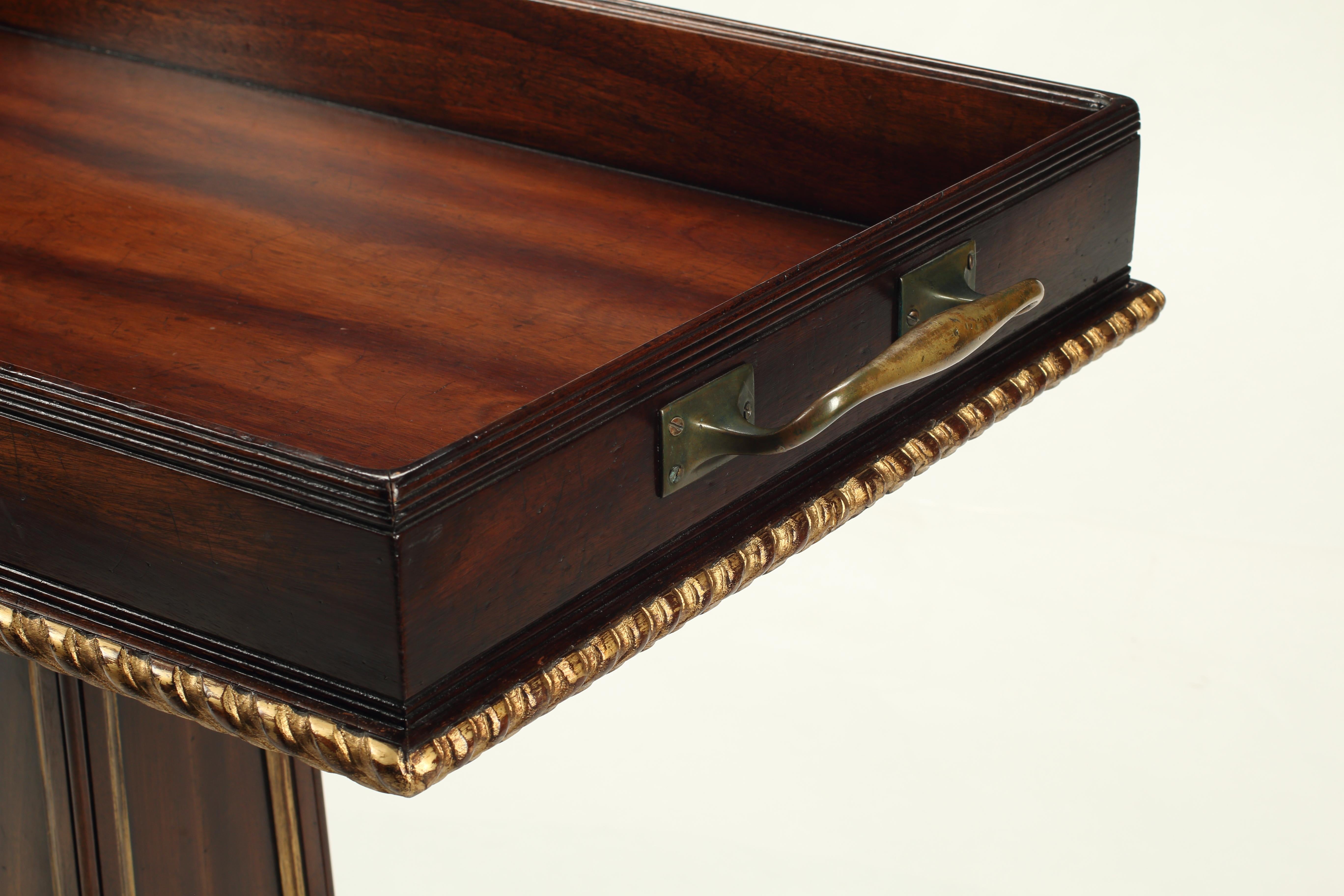 XIXe siècle Plateau à colis doré William IV en acajou sur Stand, 19ème siècle Anglais en vente