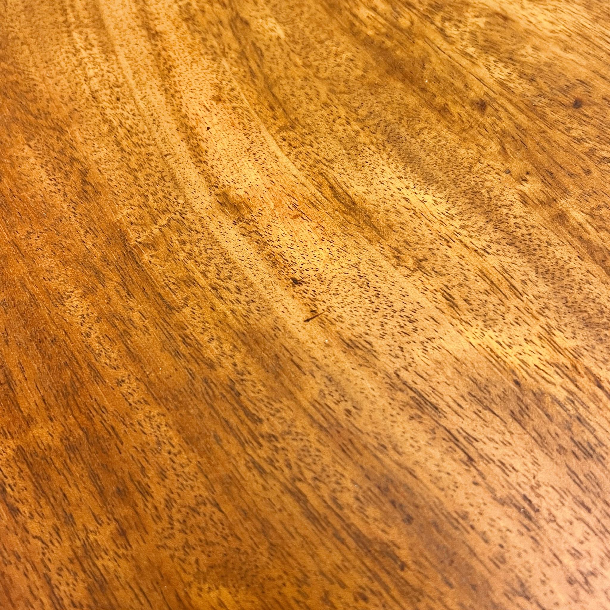 Table à vin en acajou en vente 3