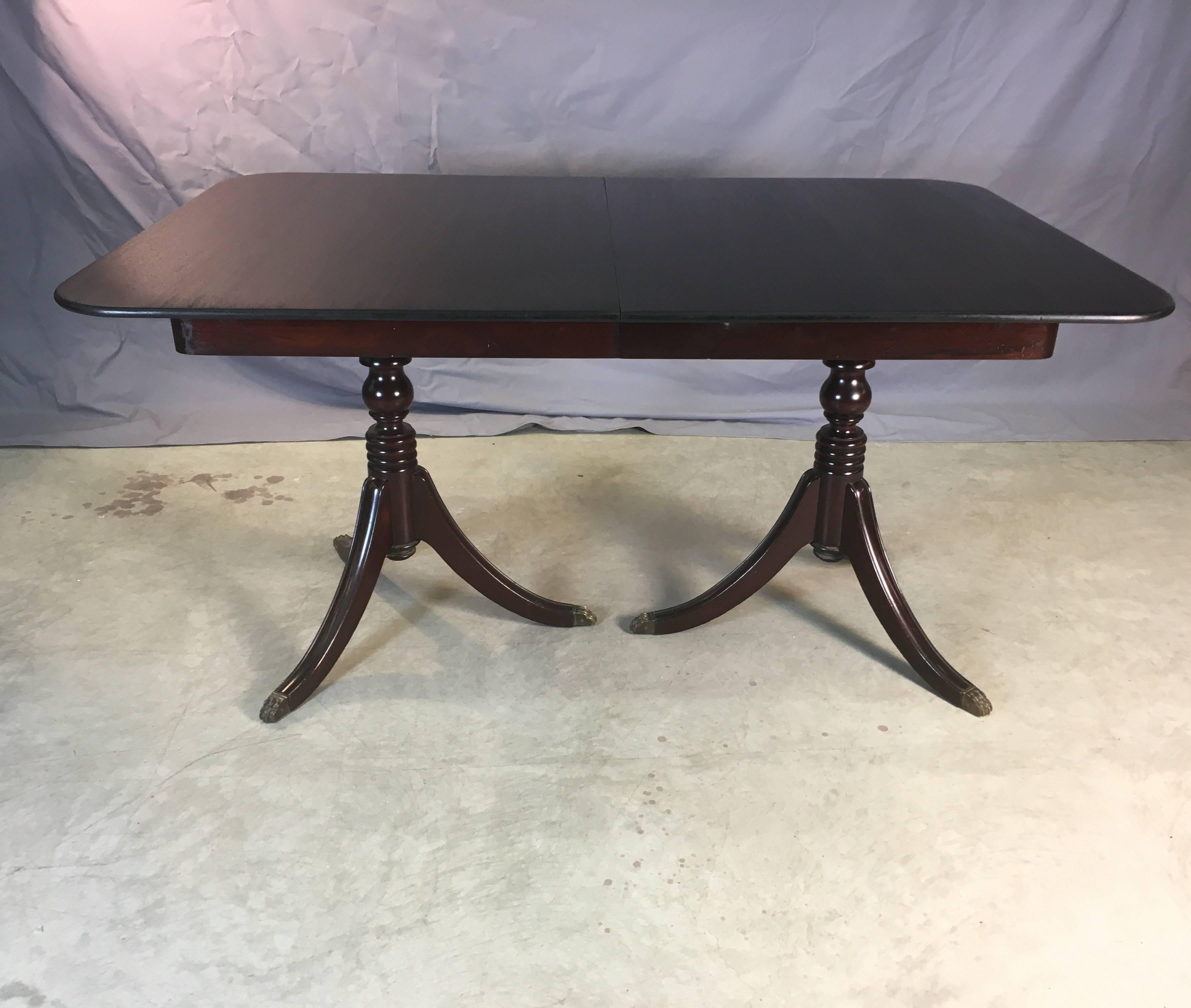 Mahogany Wood Banquet Dining Room Table In Good Condition For Sale In Amherst, NH