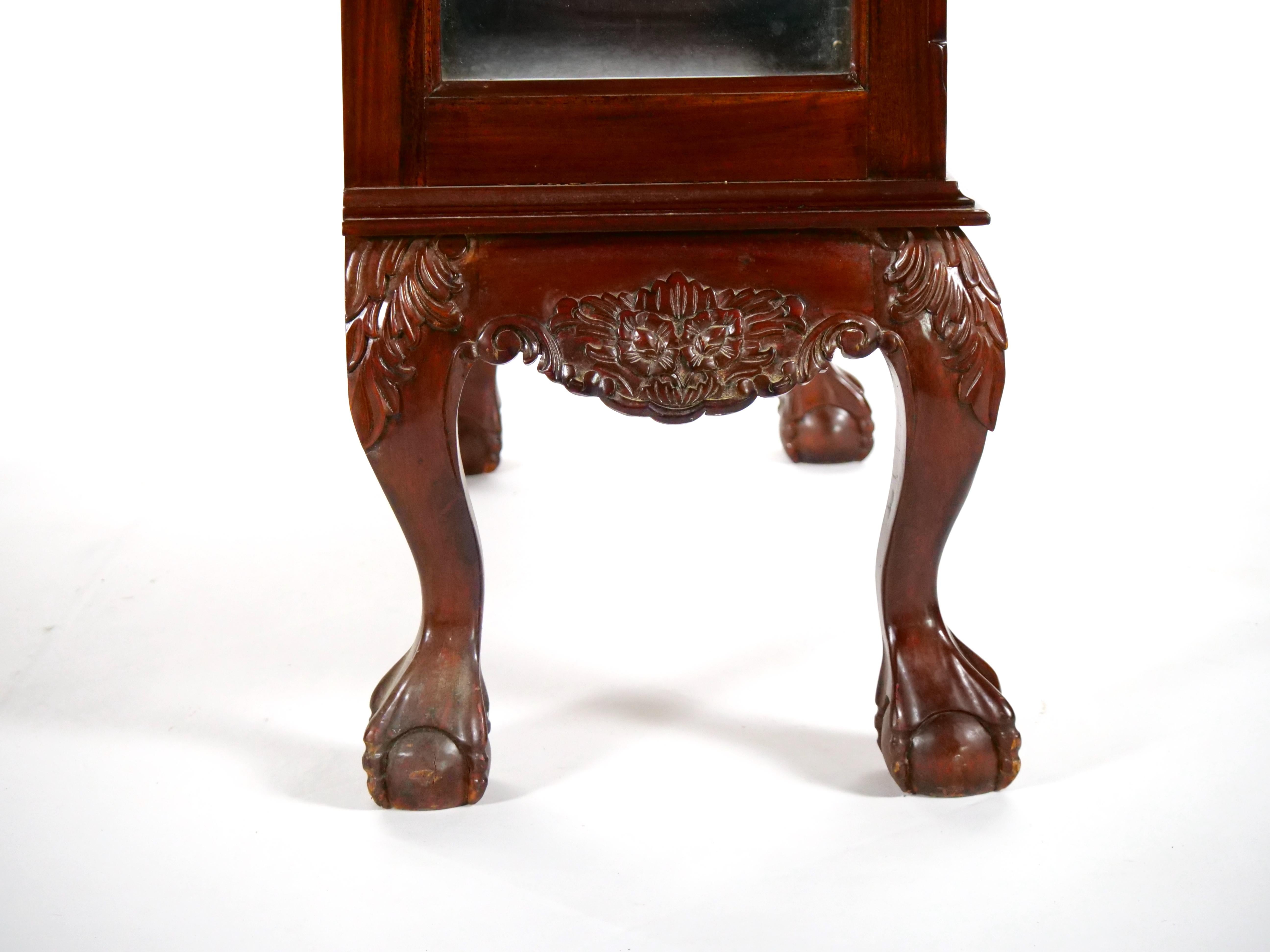 Mahogany Wood Chippendale Style Display Cabinet For Sale 4