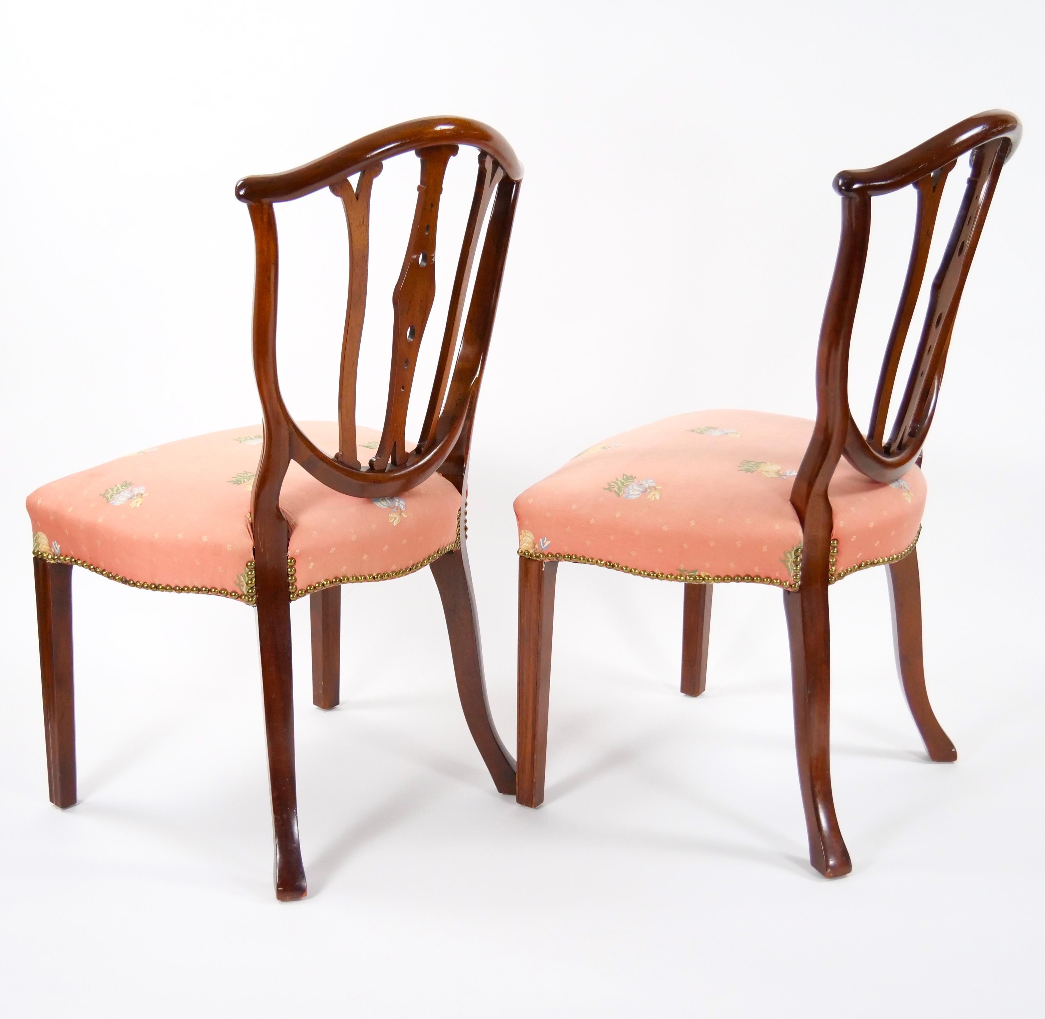 Zehn-Esszimmerstühle-Set aus Mahagoni mit Holzrahmen und gepolstertem Hepplewhite-Stil im Angebot 6