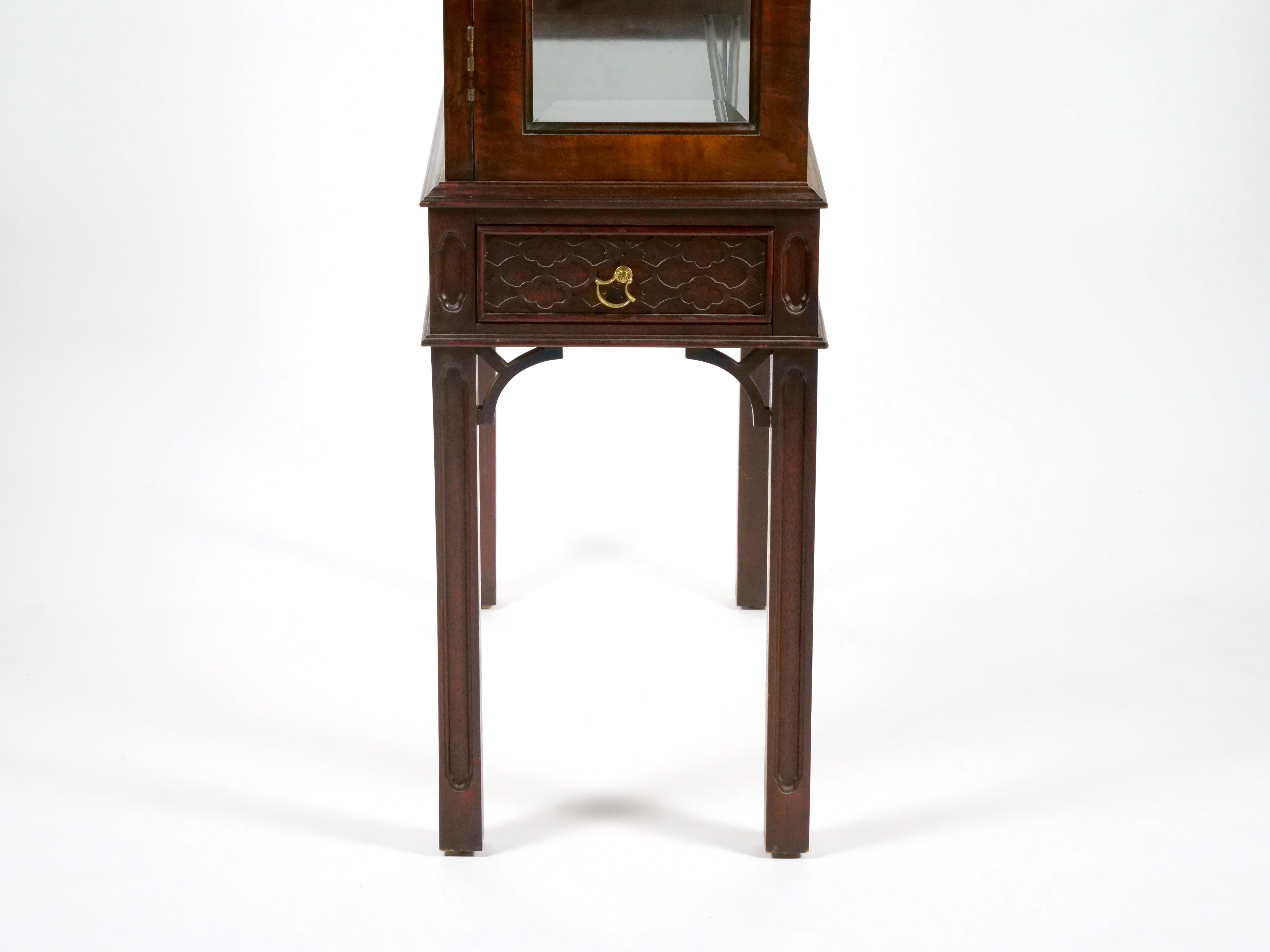 Brass Mahogany Wood Framed Mirrored Back Display Vitrine Cabinet / Three Glass Shelves For Sale