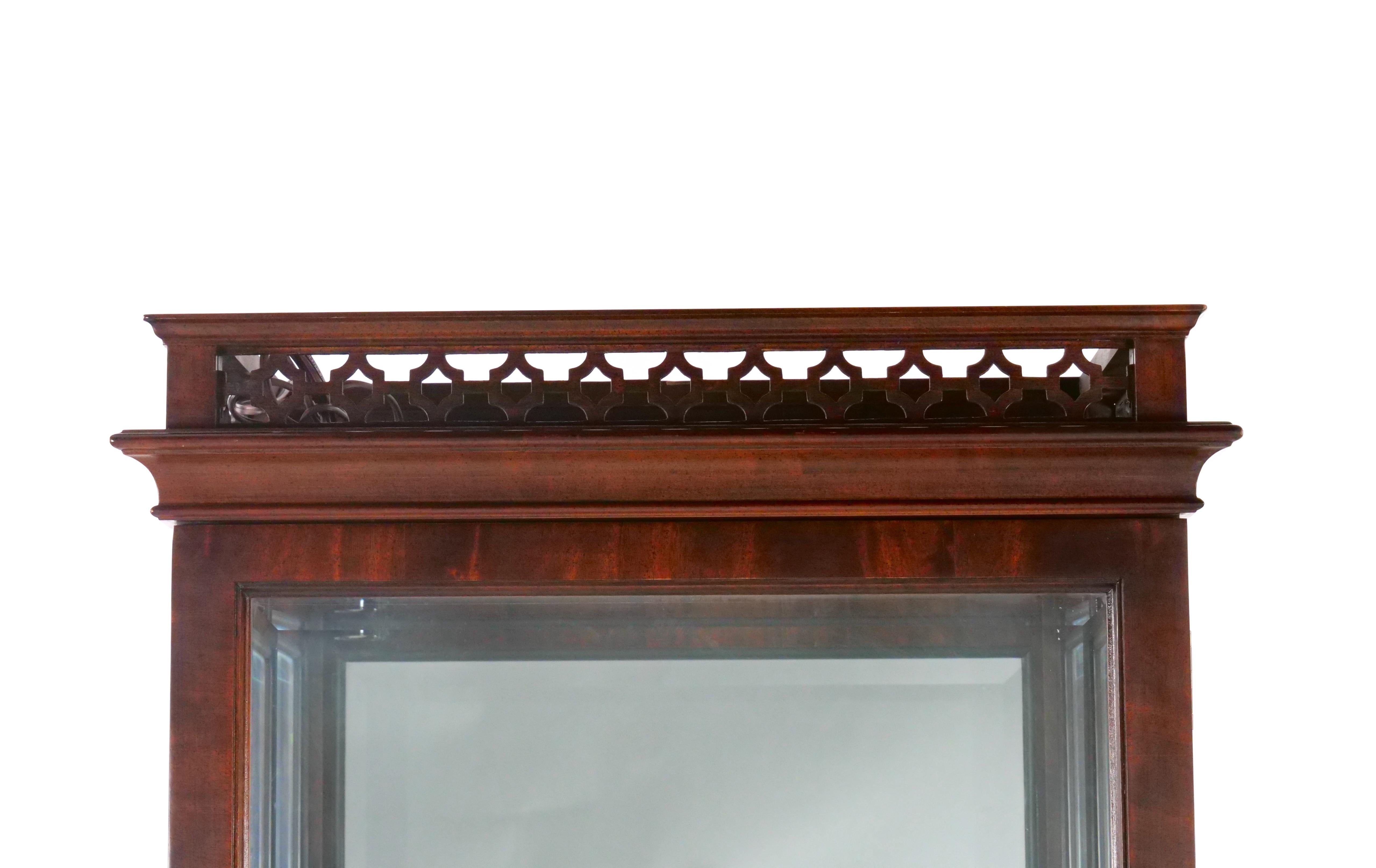 Mahogany Wood Framed Mirrored Back Display Vitrine Cabinet / Three Glass Shelves For Sale 2