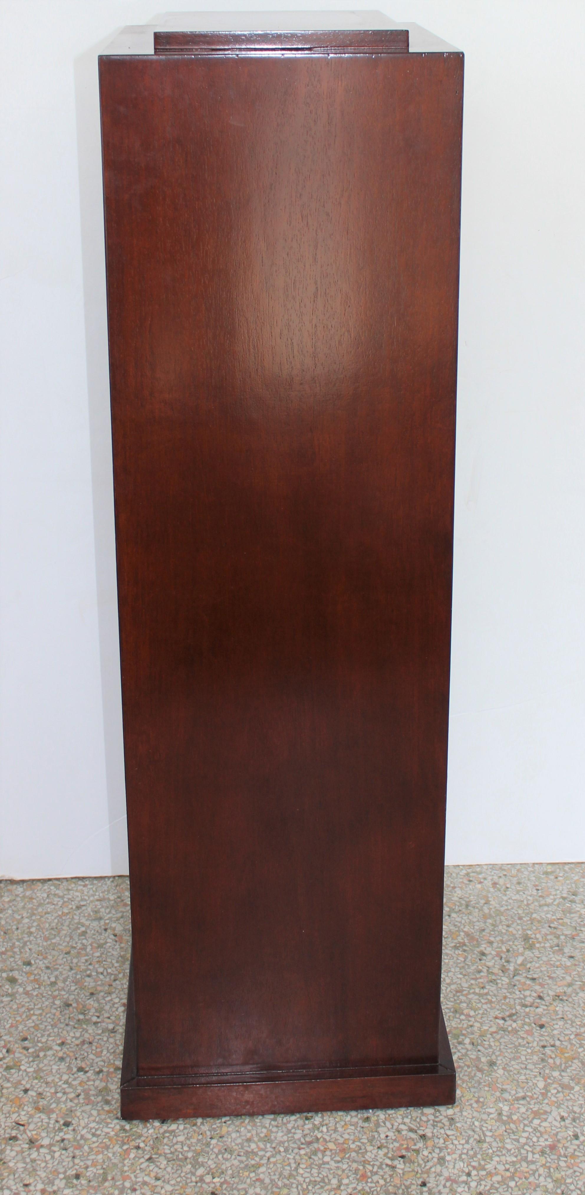 Modern Mahogany Wood Pedestal