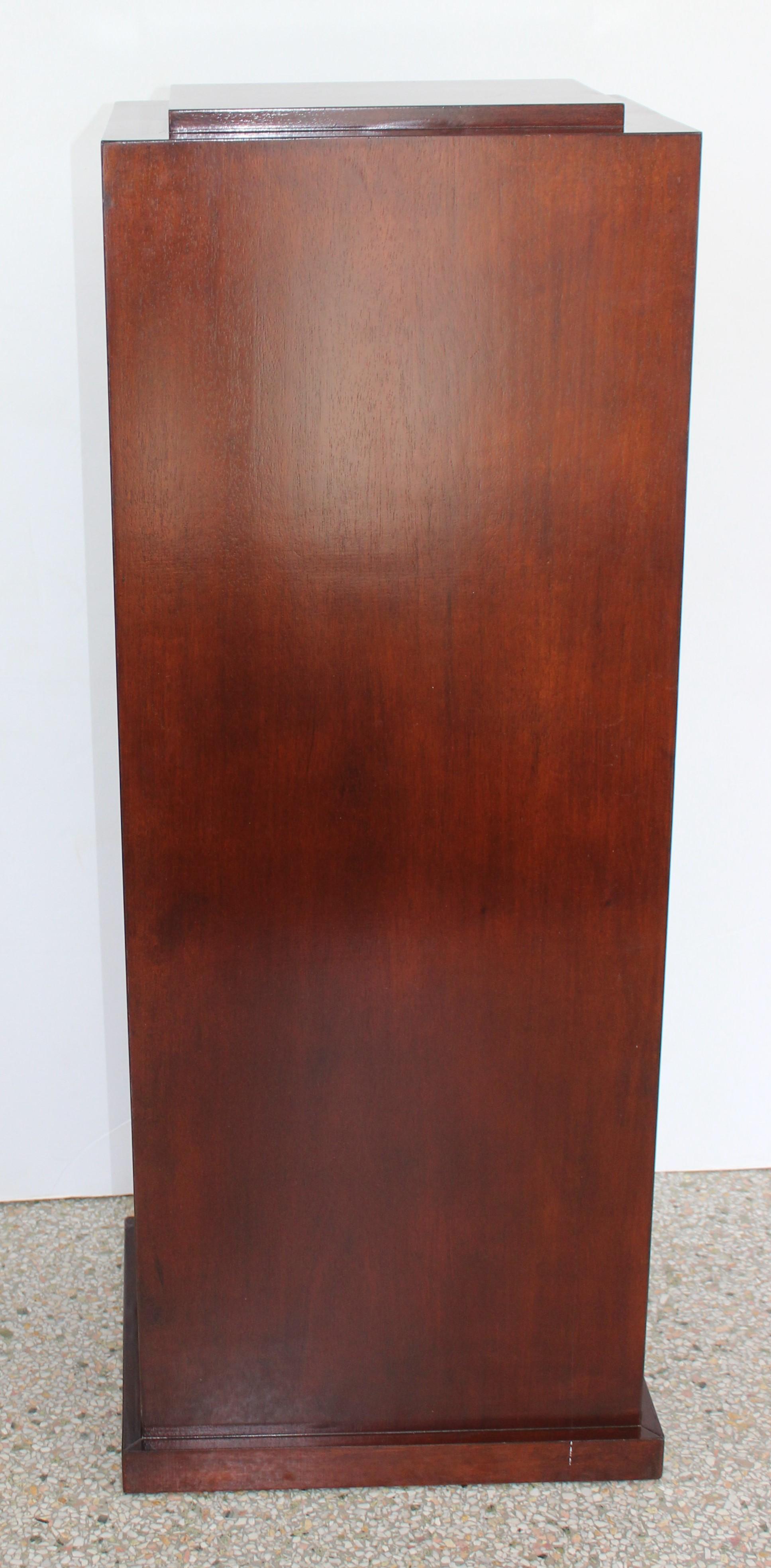 Polished Mahogany Wood Pedestal