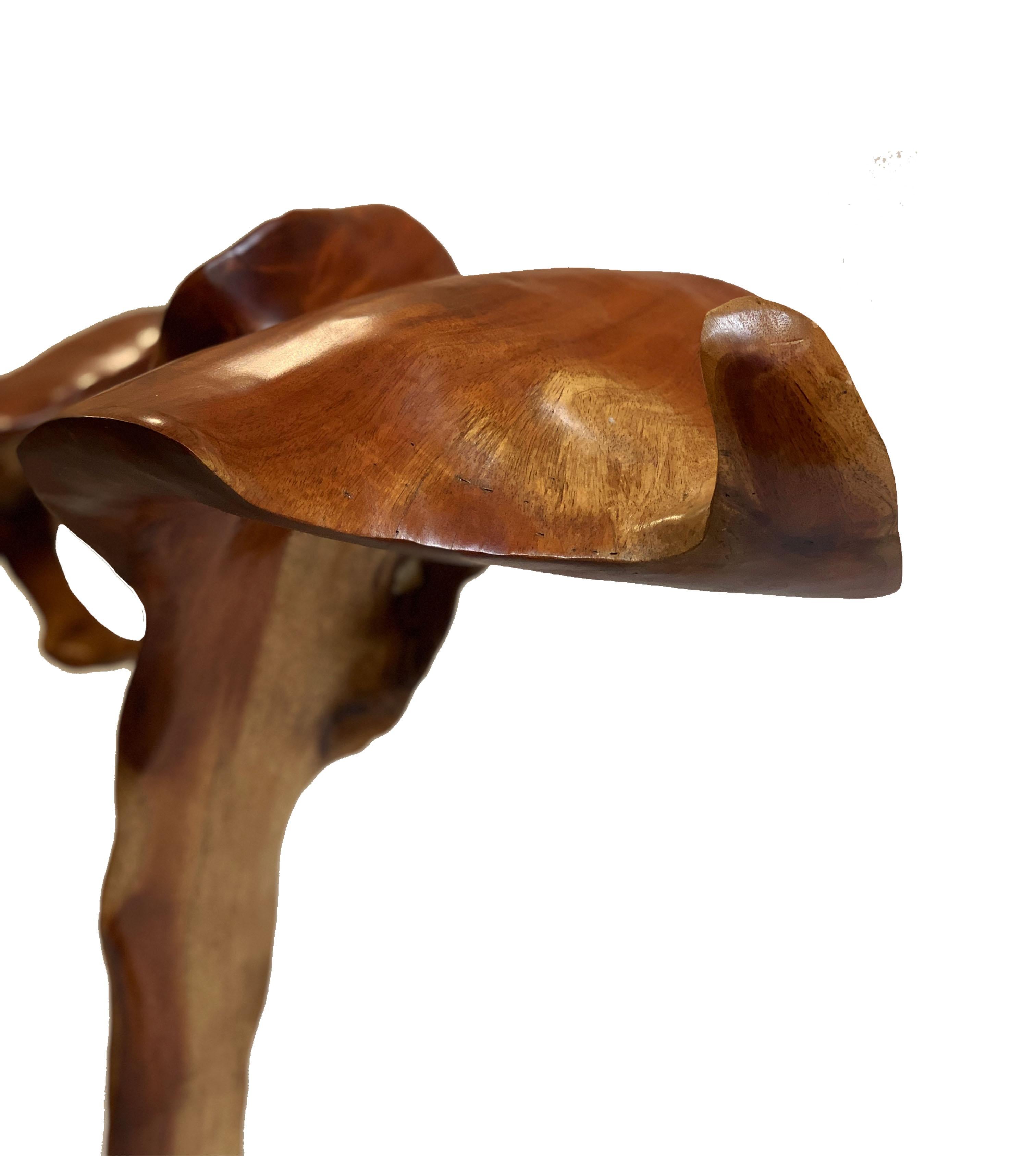 Mahagoni-Holz-Skulptur (amerikanisch) im Angebot