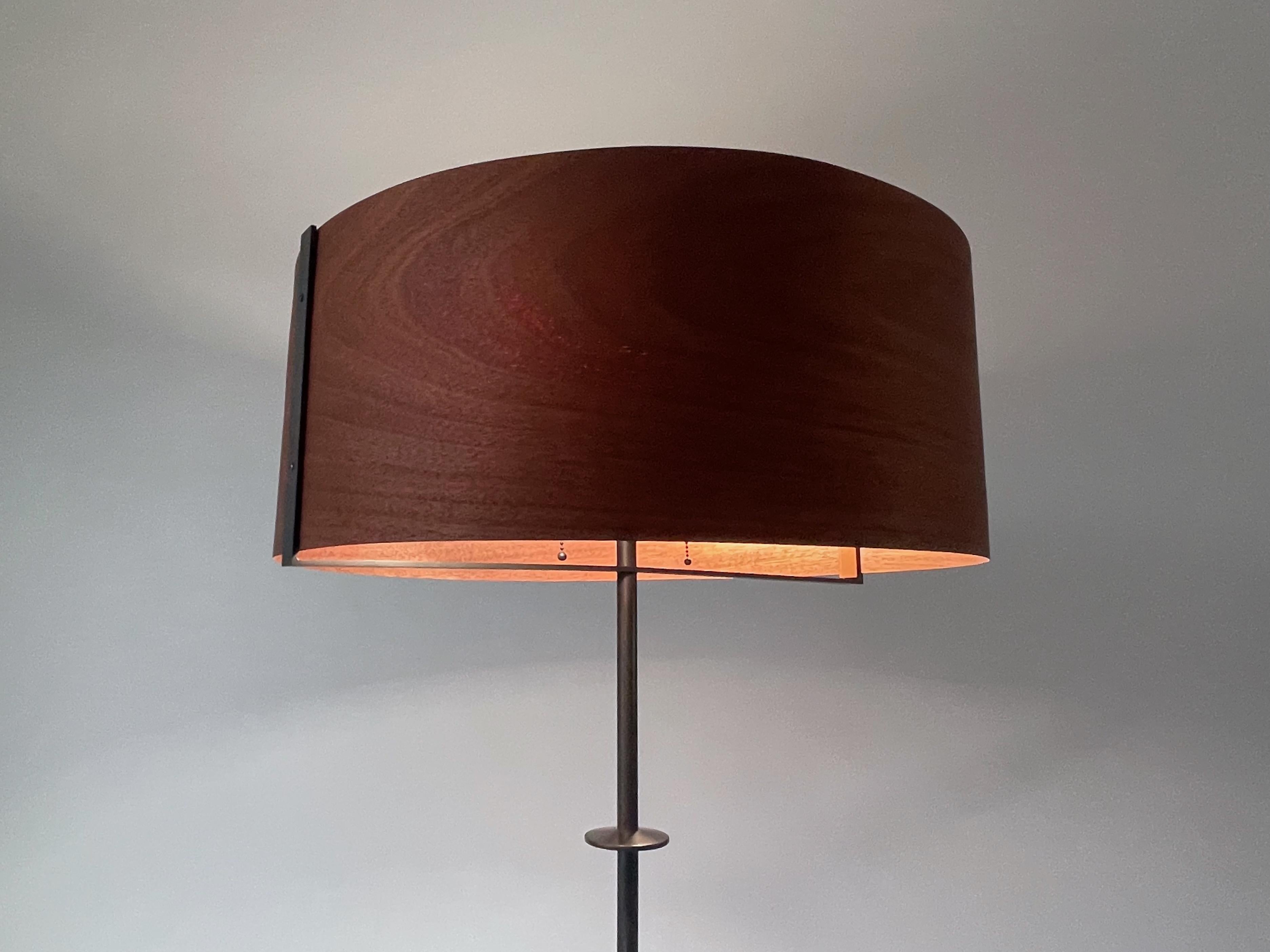 Américain Lampadaire n°10 avec cadre en bronze noirci en vente