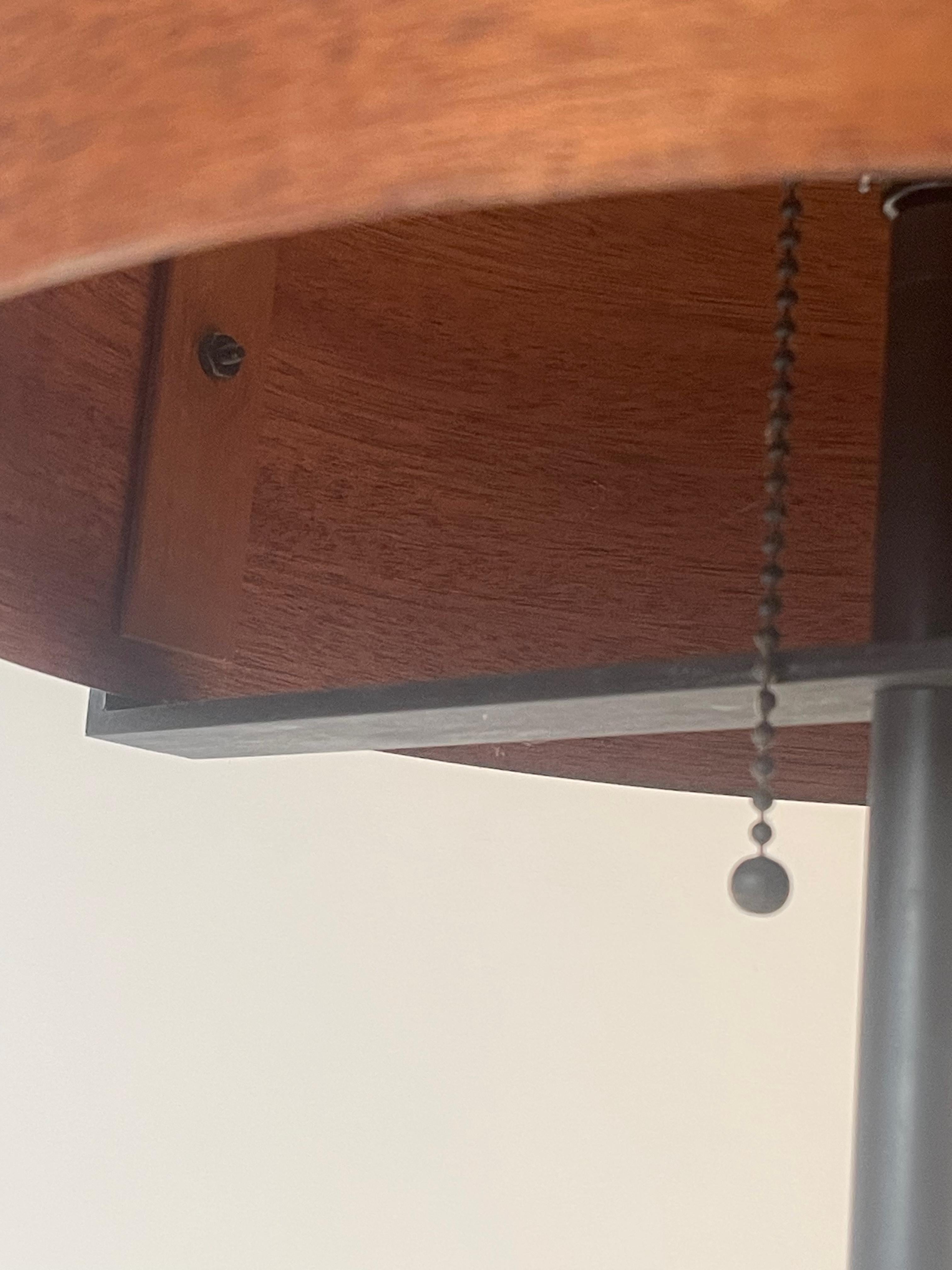 XXIe siècle et contemporain Lampadaire n°8 avec cadre en bronze noirci en vente