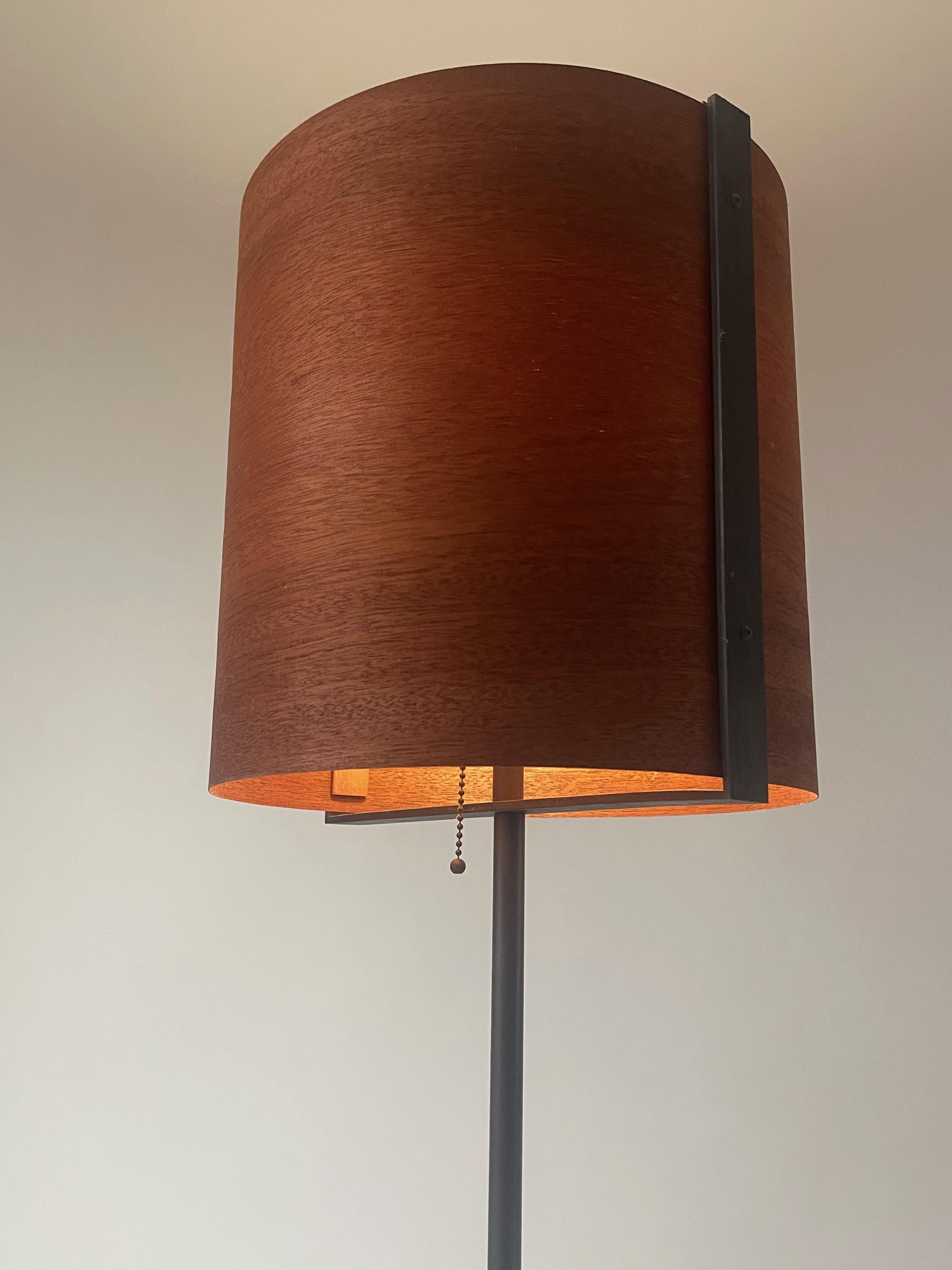 Bronze Lampadaire n°8 avec cadre en bronze noirci en vente