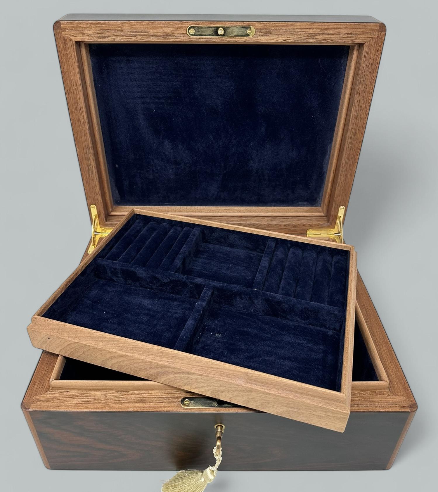Madera de Caoba Caja Cofre Joyero Vintage Hecho a Mano Manning of Ireland Irlandés Nuevo Siglo XXI y contemporáneo
