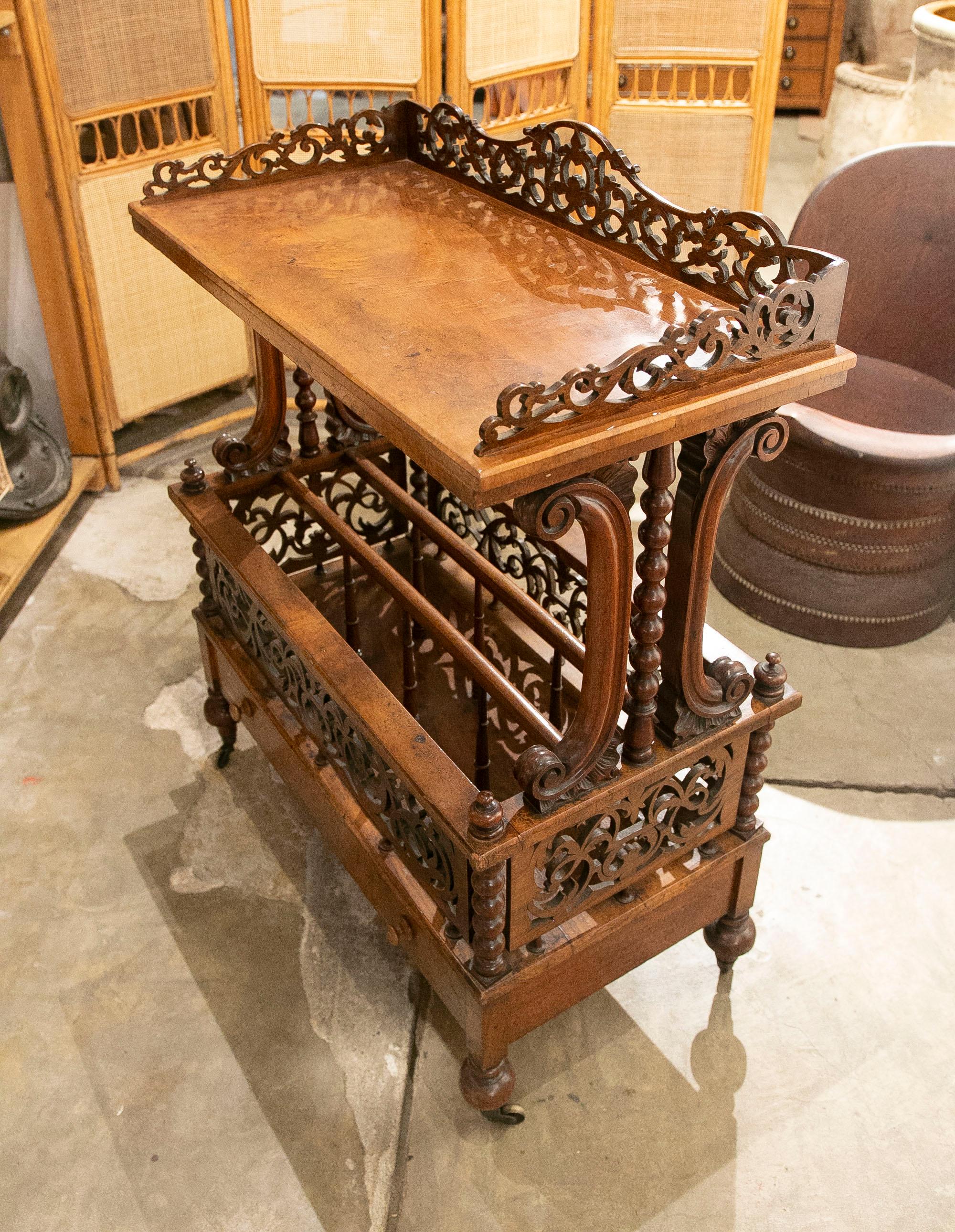 20th Century Mahogany wooden bar cabinet with high quality fretwork  For Sale