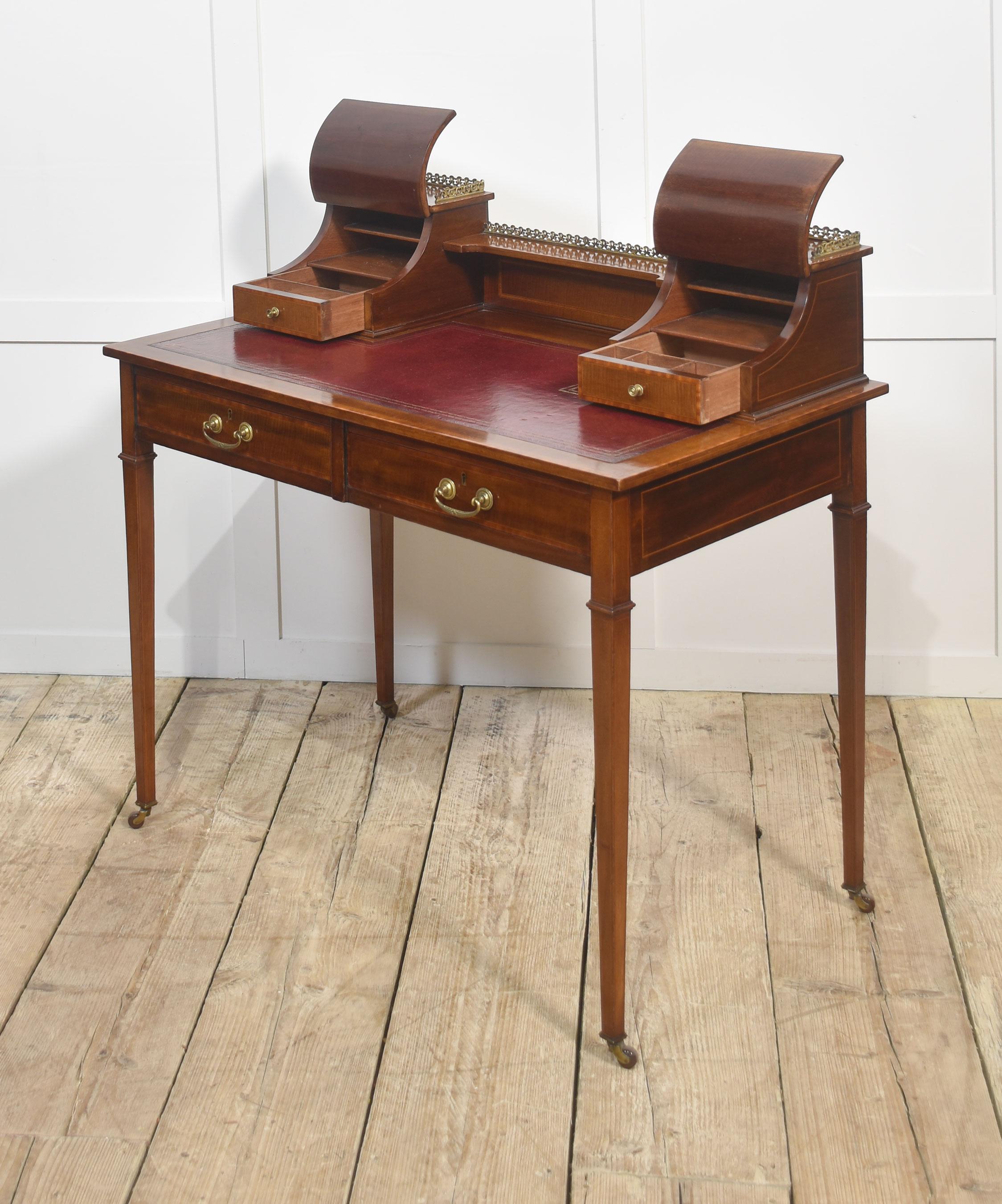 Mahogany Writing Desk with Satinwood Inlay For Sale 3