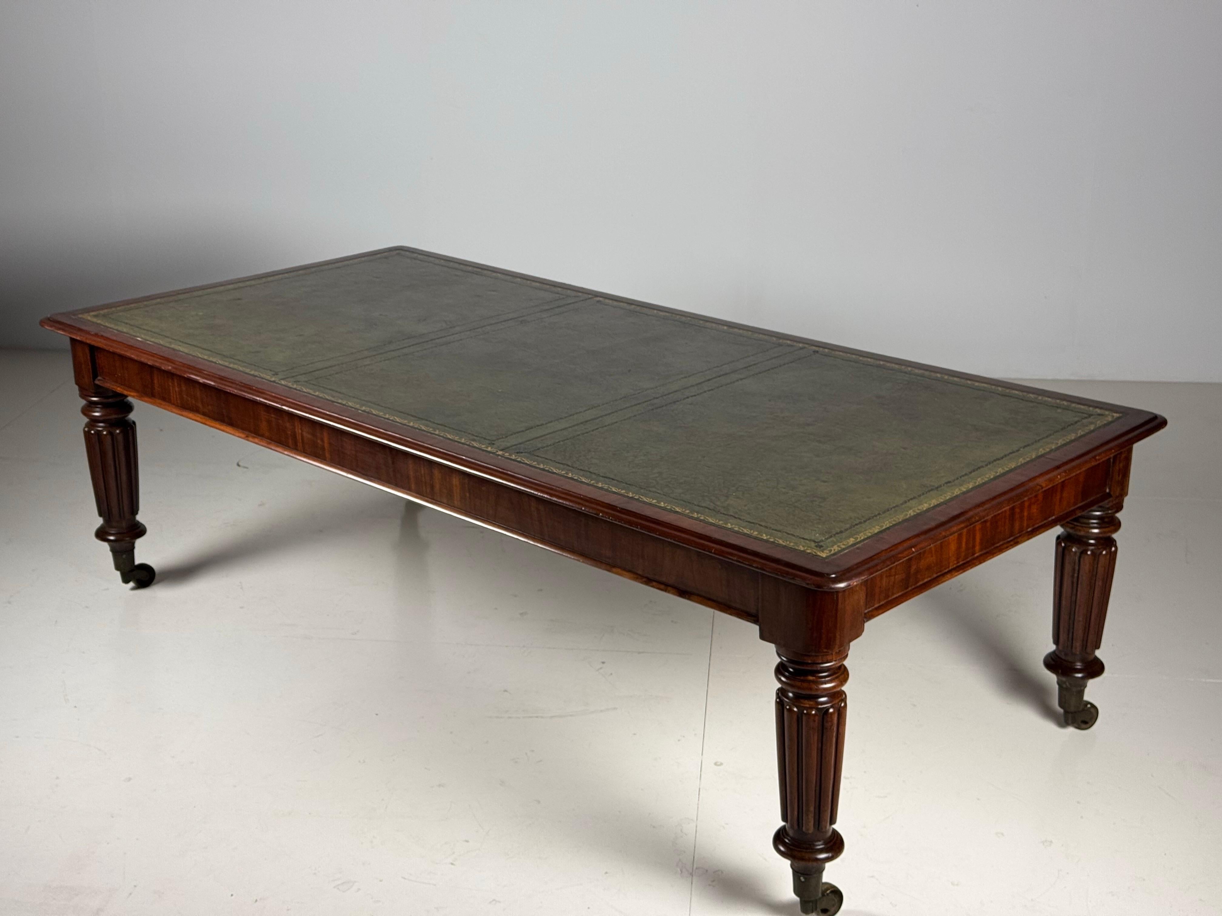 Mahagoni-Schreibtisch Bureau mit Ledereinlage 19. Jahrhundert im Angebot 8