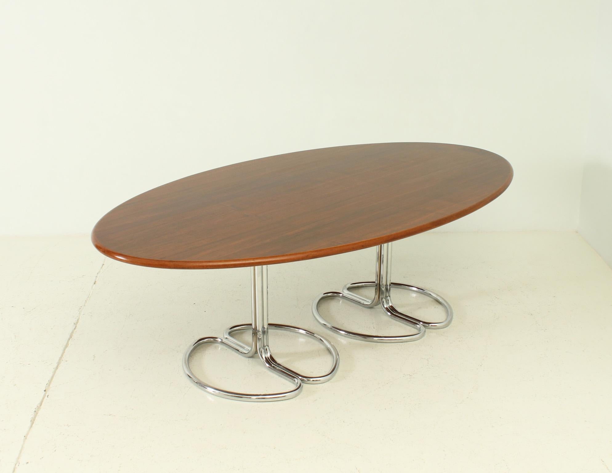 Maia Oval Dining Table by Giotto Stoppino for Bernini 3