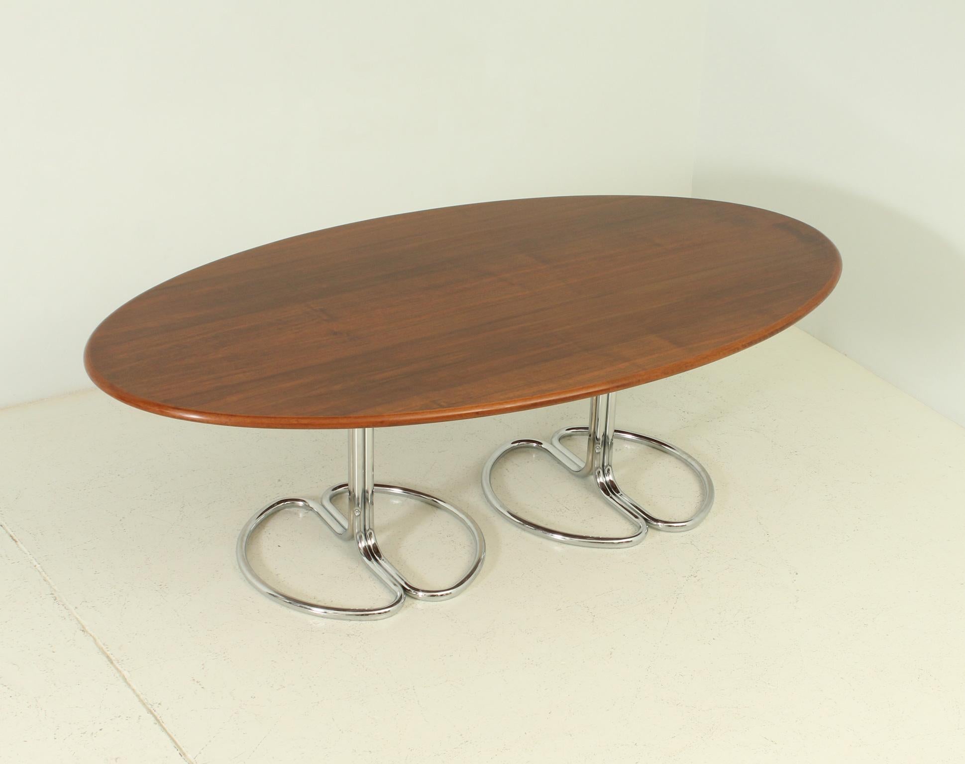 Mid-20th Century Maia Oval Dining Table by Giotto Stoppino for Bernini