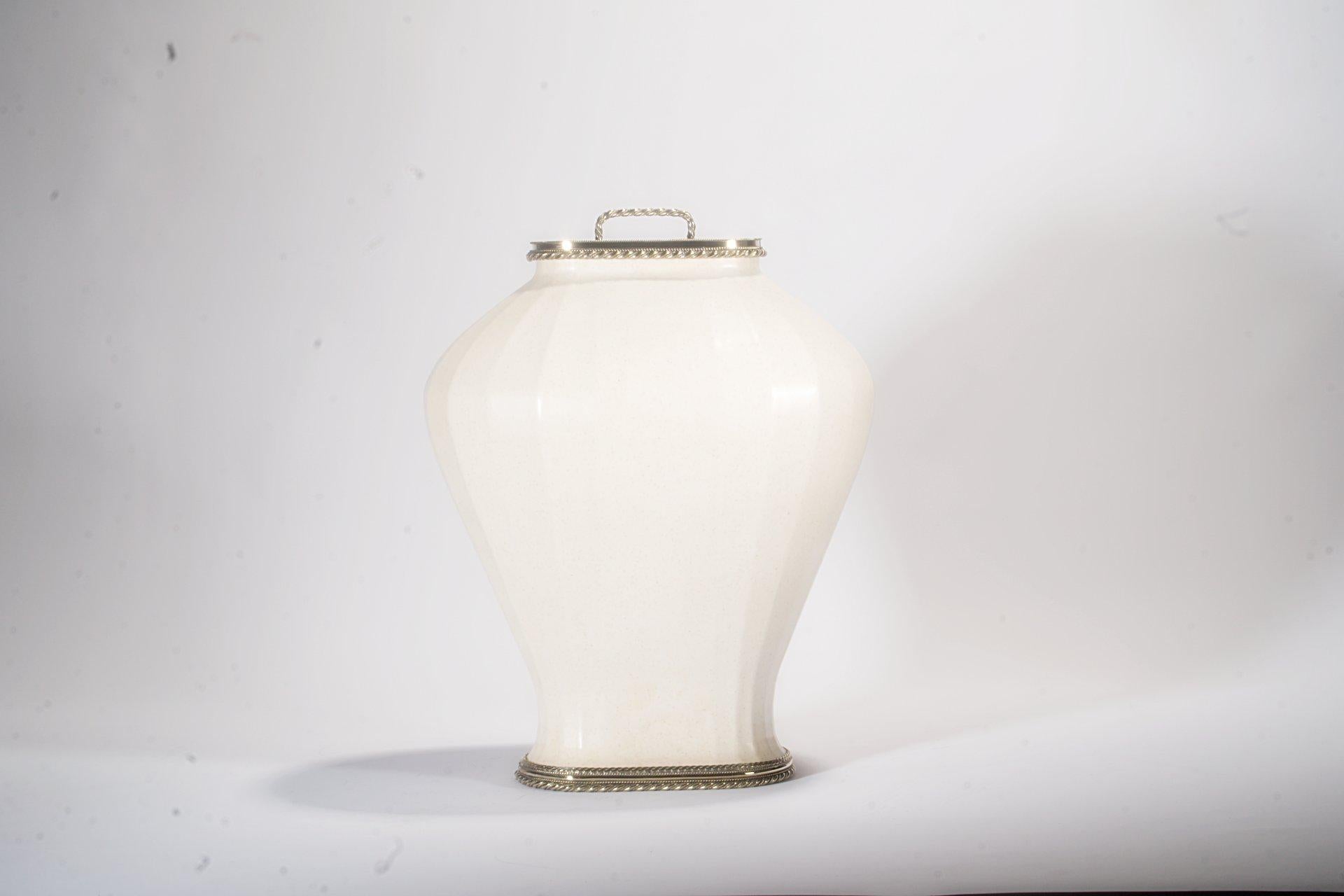 Maicena Oval Jar by Estudio Guerrero Made with Glazed Ceramic and White Metal In New Condition In Guadalajara, Jalisco
