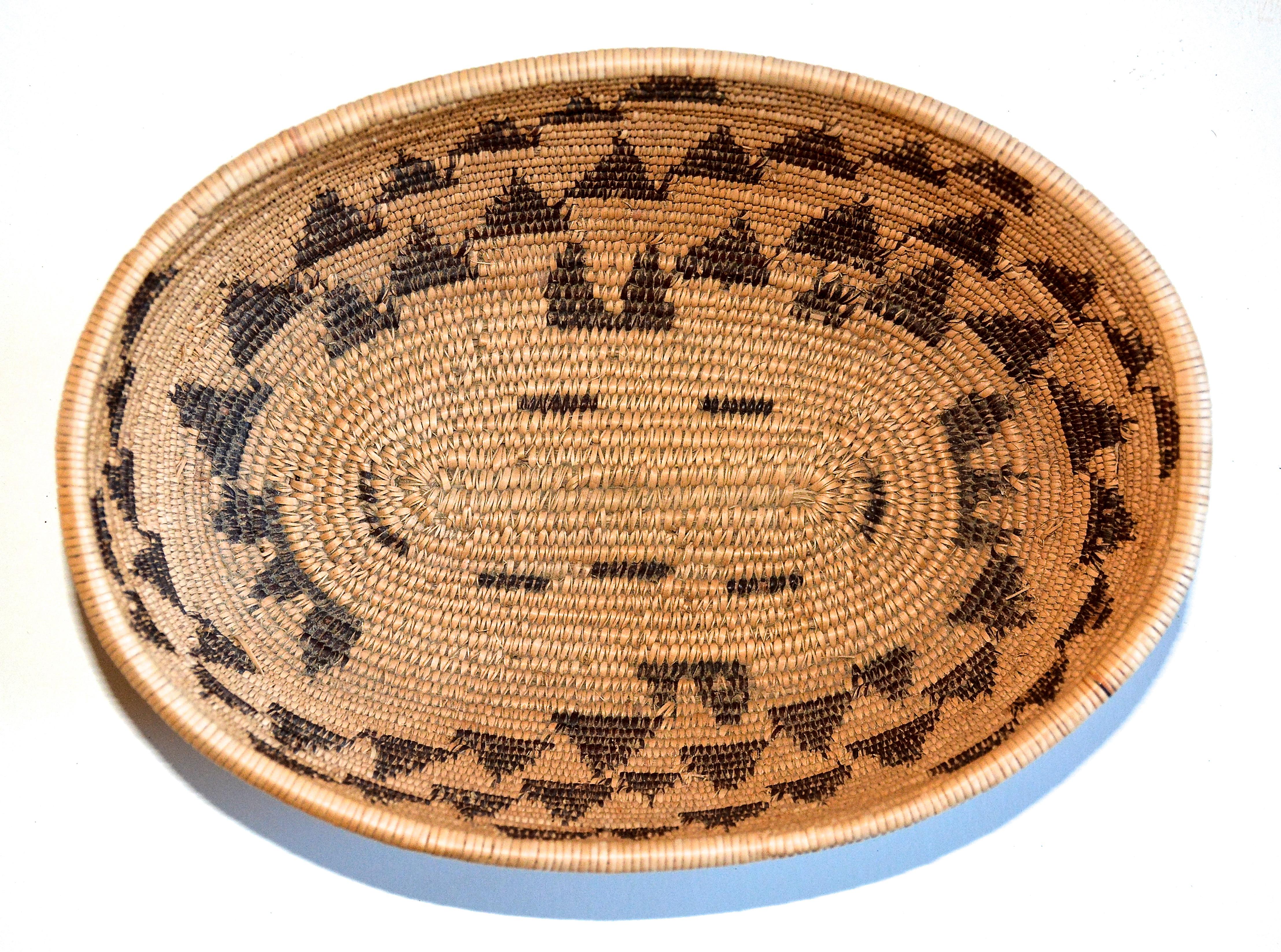 20th Century Maidu Basketry Bowl, 1910-1920 For Sale