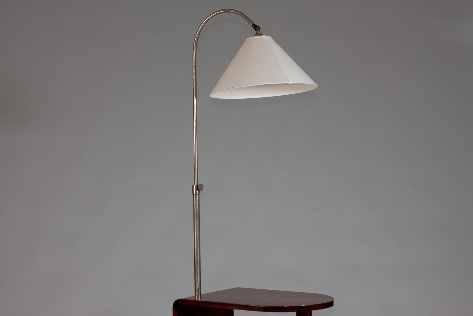 Stained Maija Heikinheimo, 1930's side table with a lamp