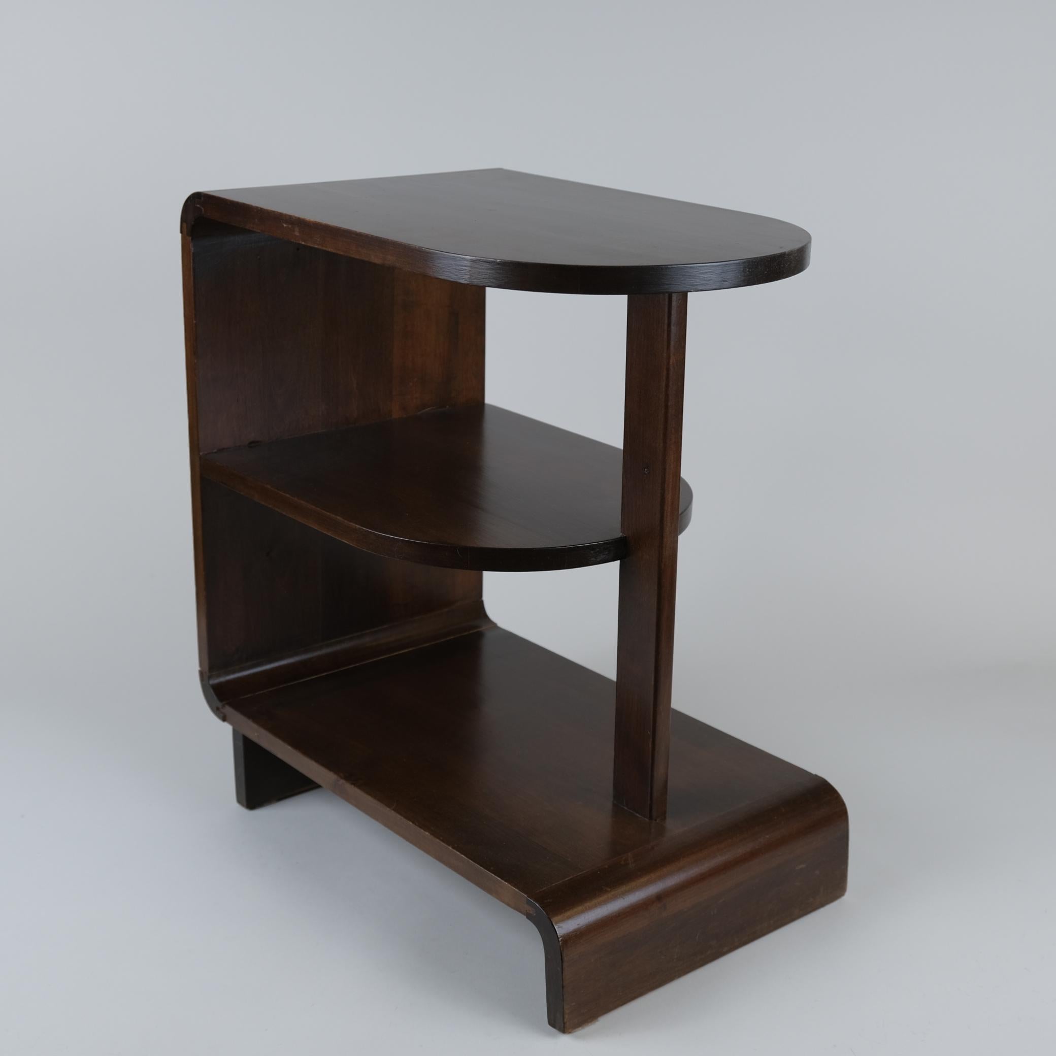 Ein schöner Beistelltisch im Art-Deco-Stil von Maija Heikinheimo, hergestellt von Asko in den 1930er Jahren. In den Originalzeichnungen wird der Tisch 